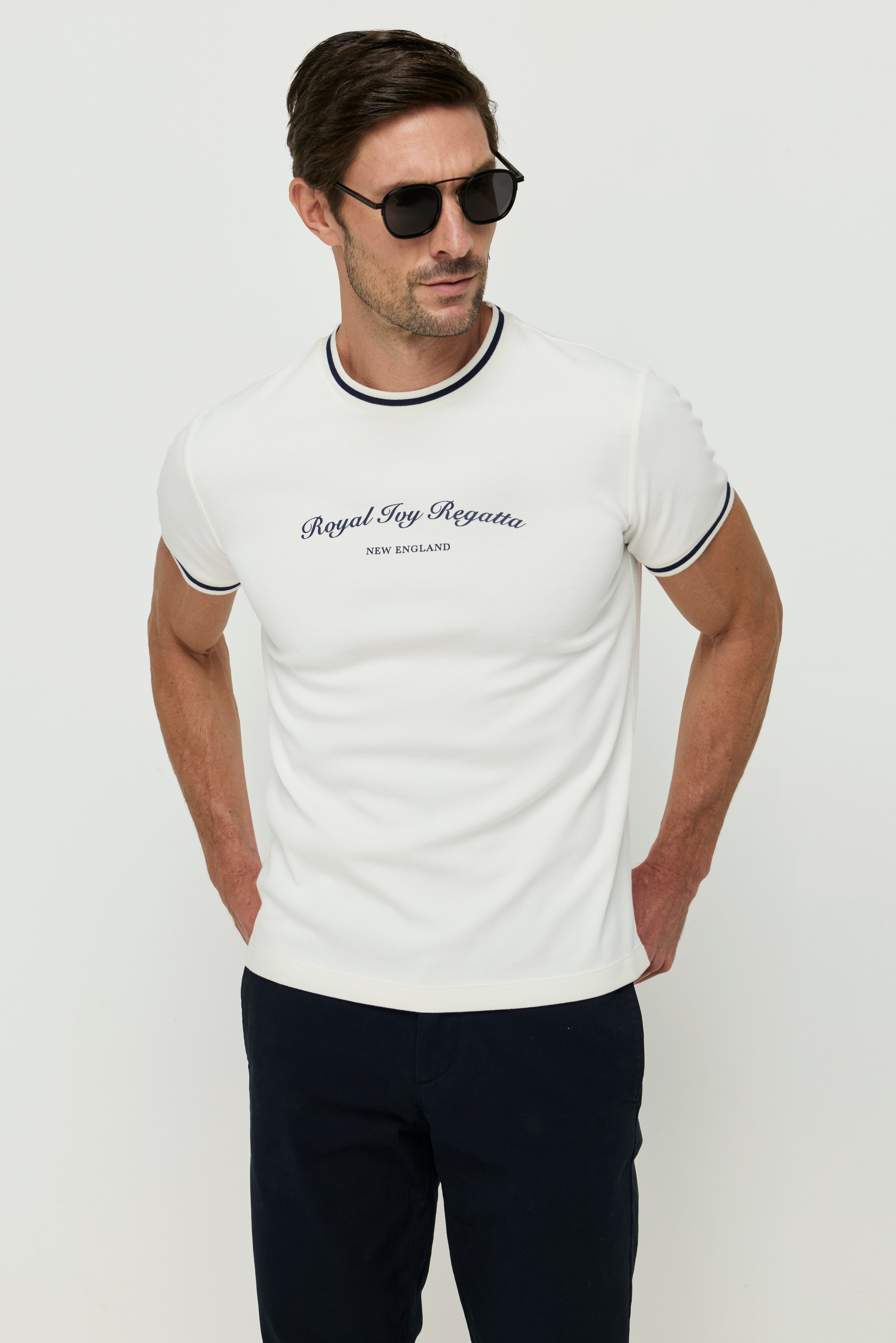 เสื้อยืดพิมพ์ลายปิเก้