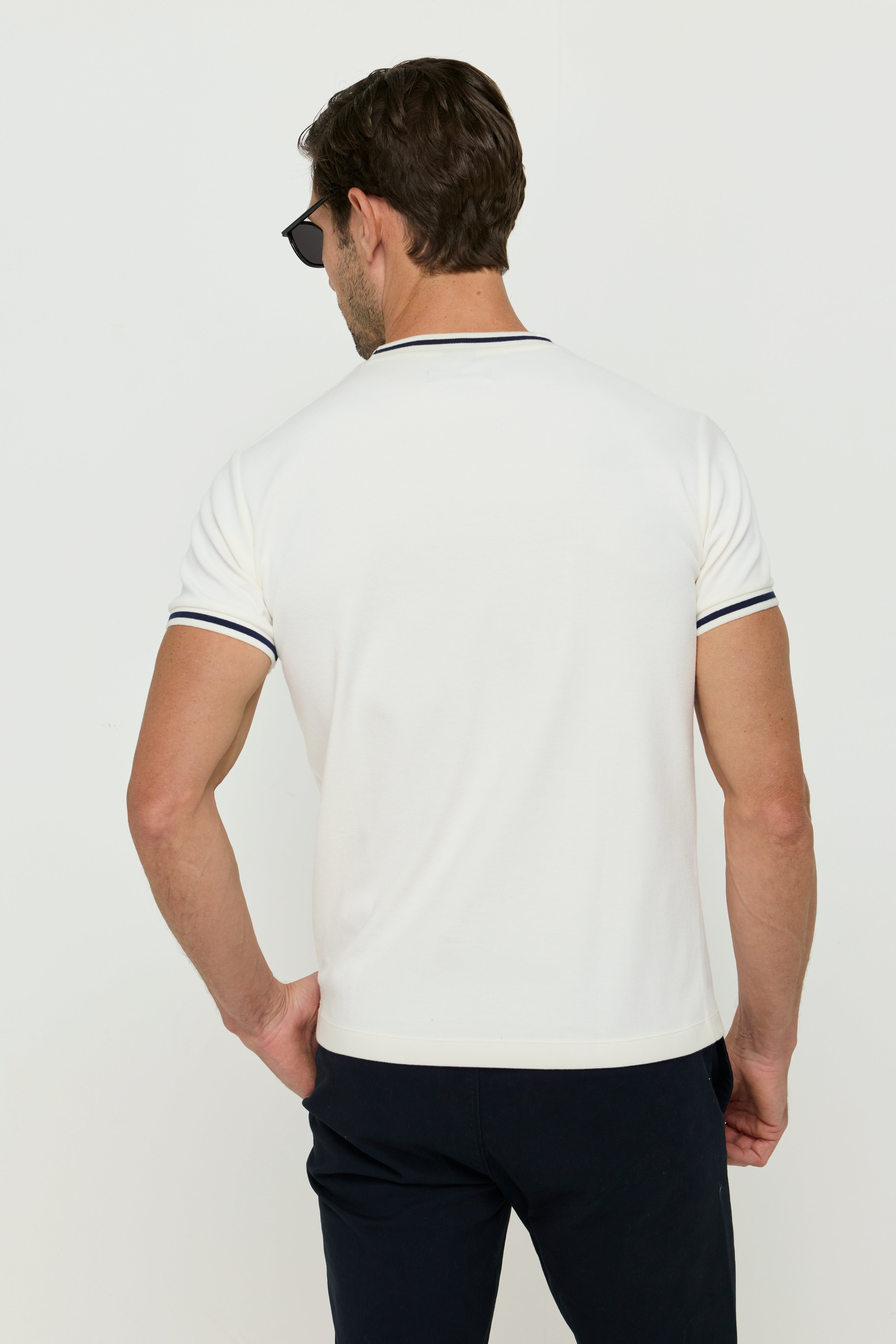 เสื้อยืดพิมพ์ลายปิเก้