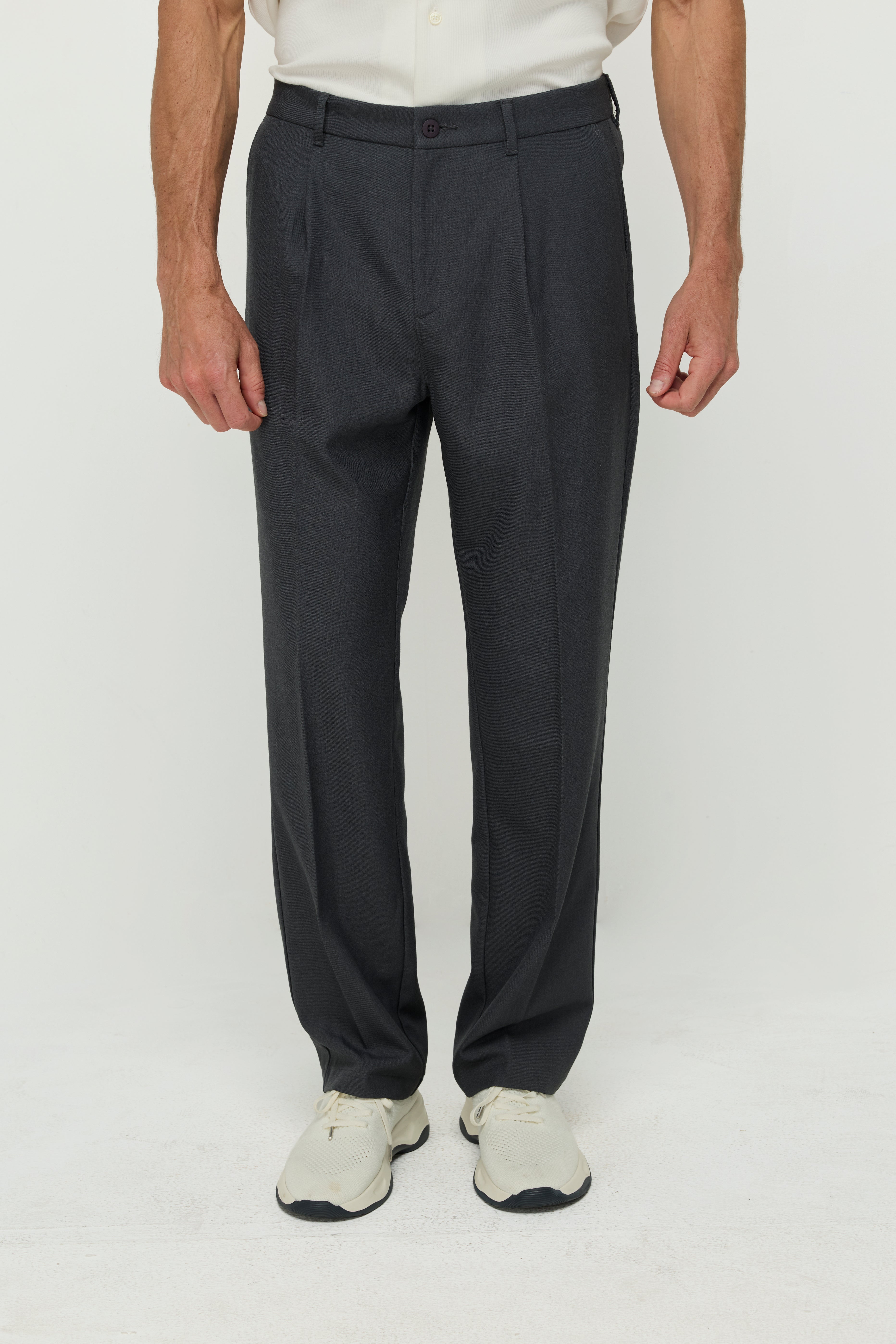 กางเกงขายาวทรงกว้าง