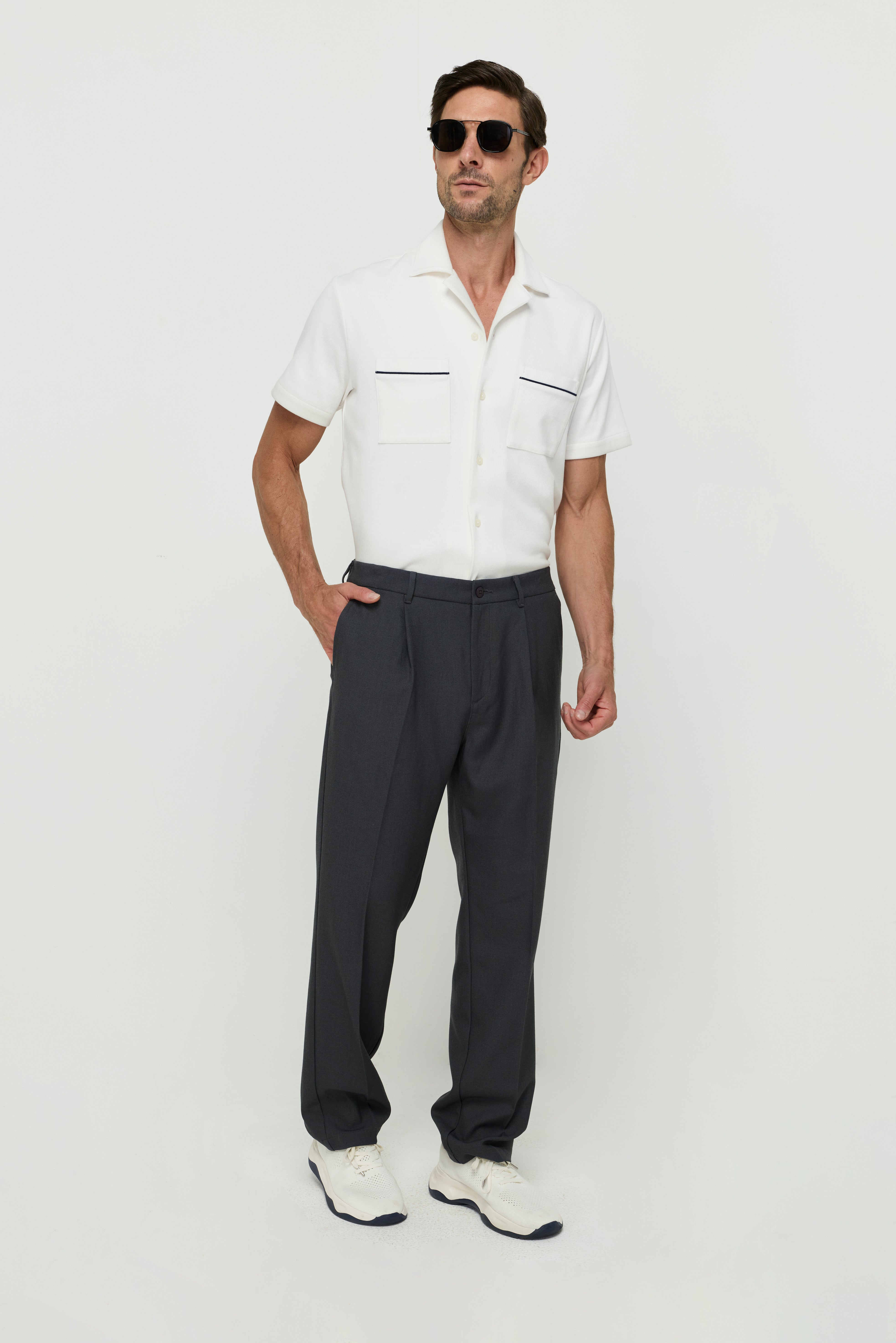 กางเกงขายาวทรงกว้าง