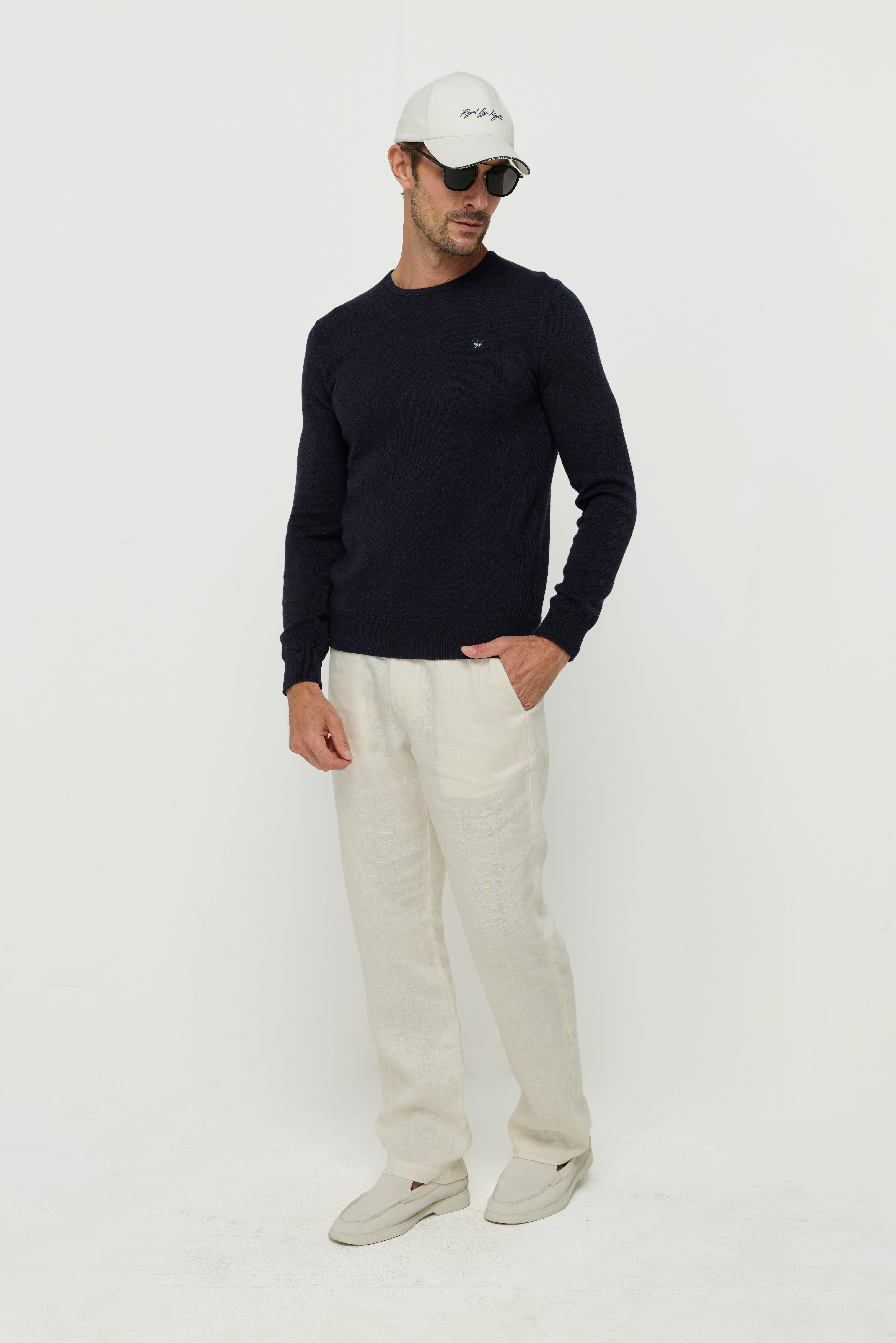 CREWNECK KNIT SWEATER