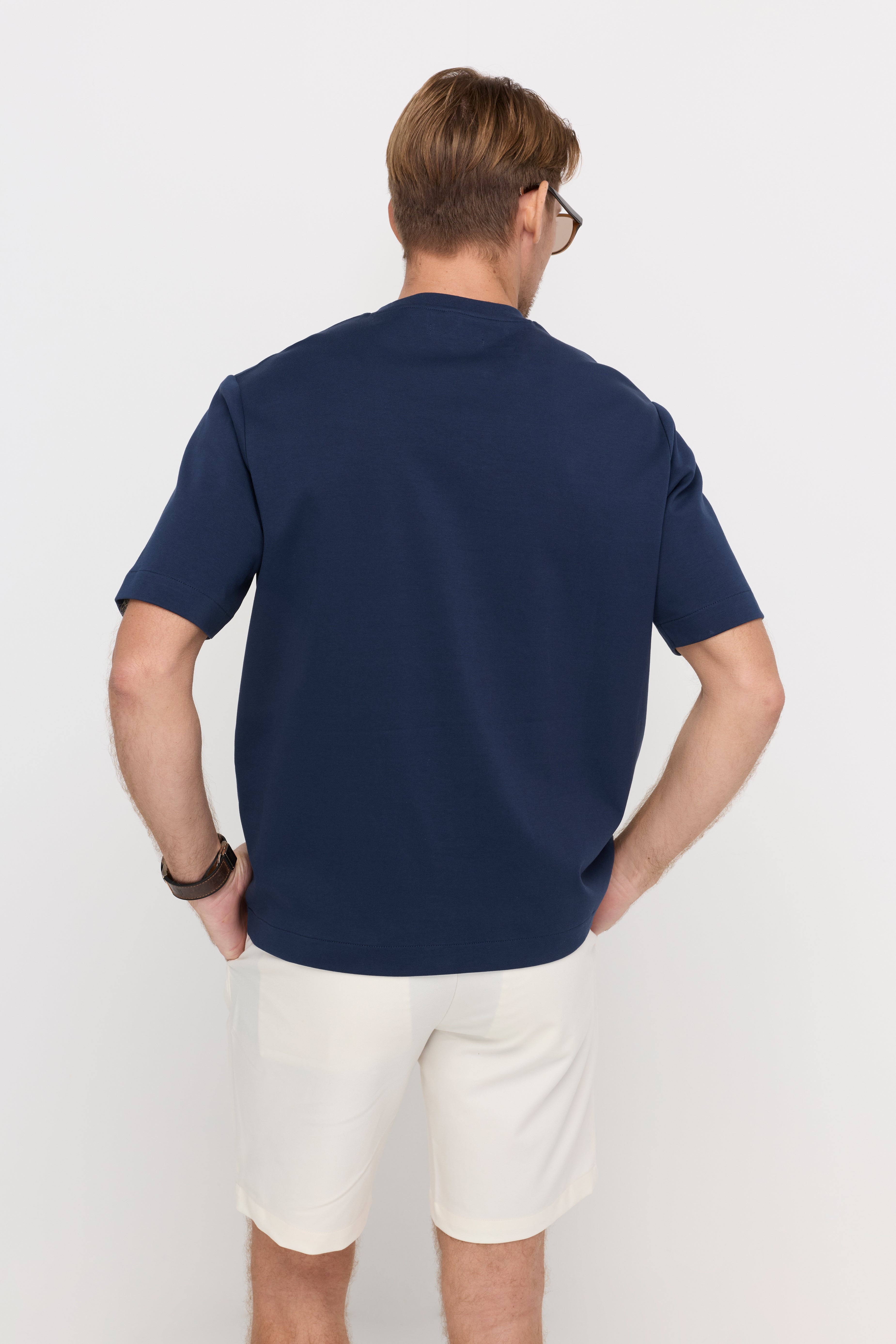 MINIMAL LOGO PATCH CREWNECK T-SHIRT
