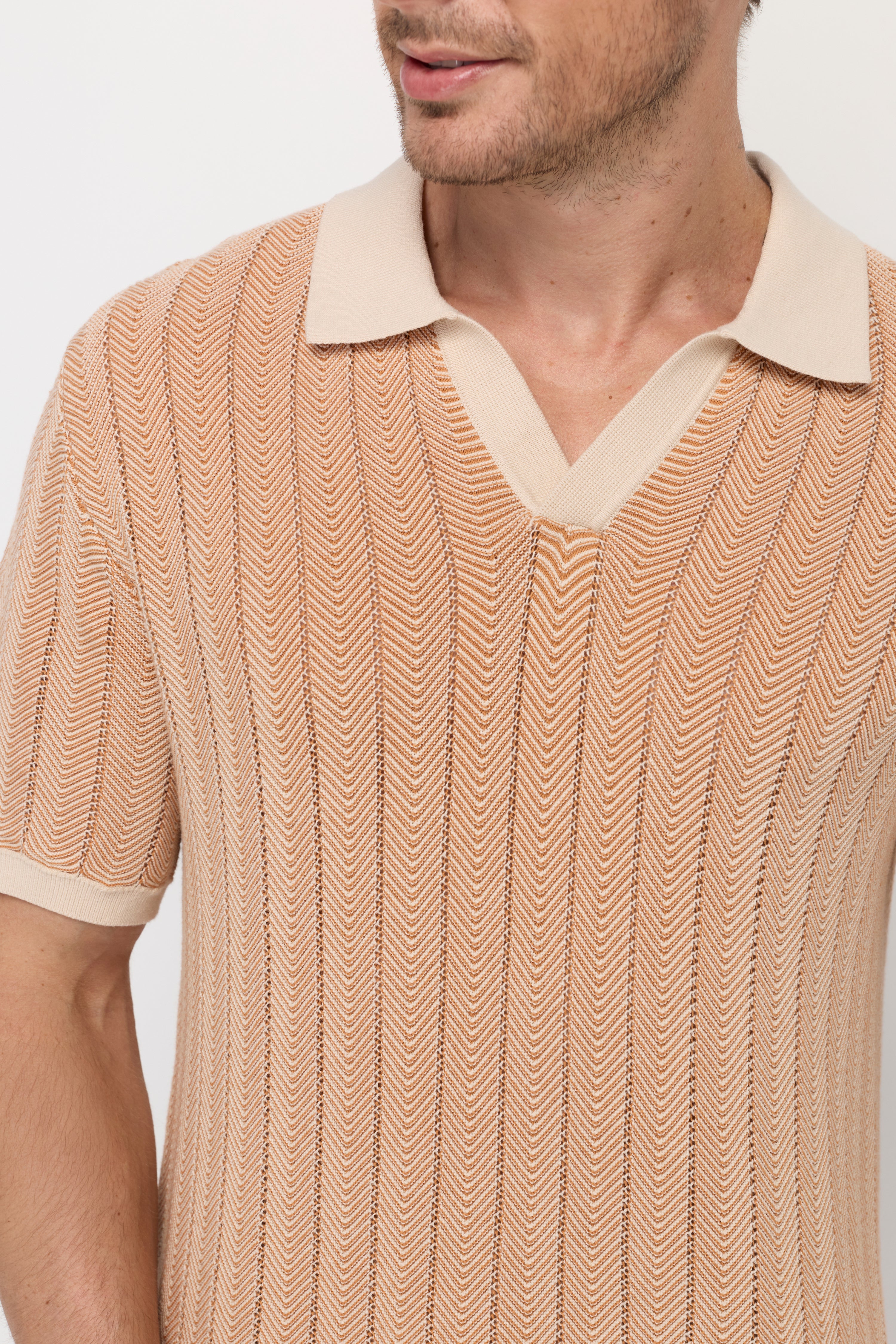 CHEVRON TEXTURE KNIT POLO