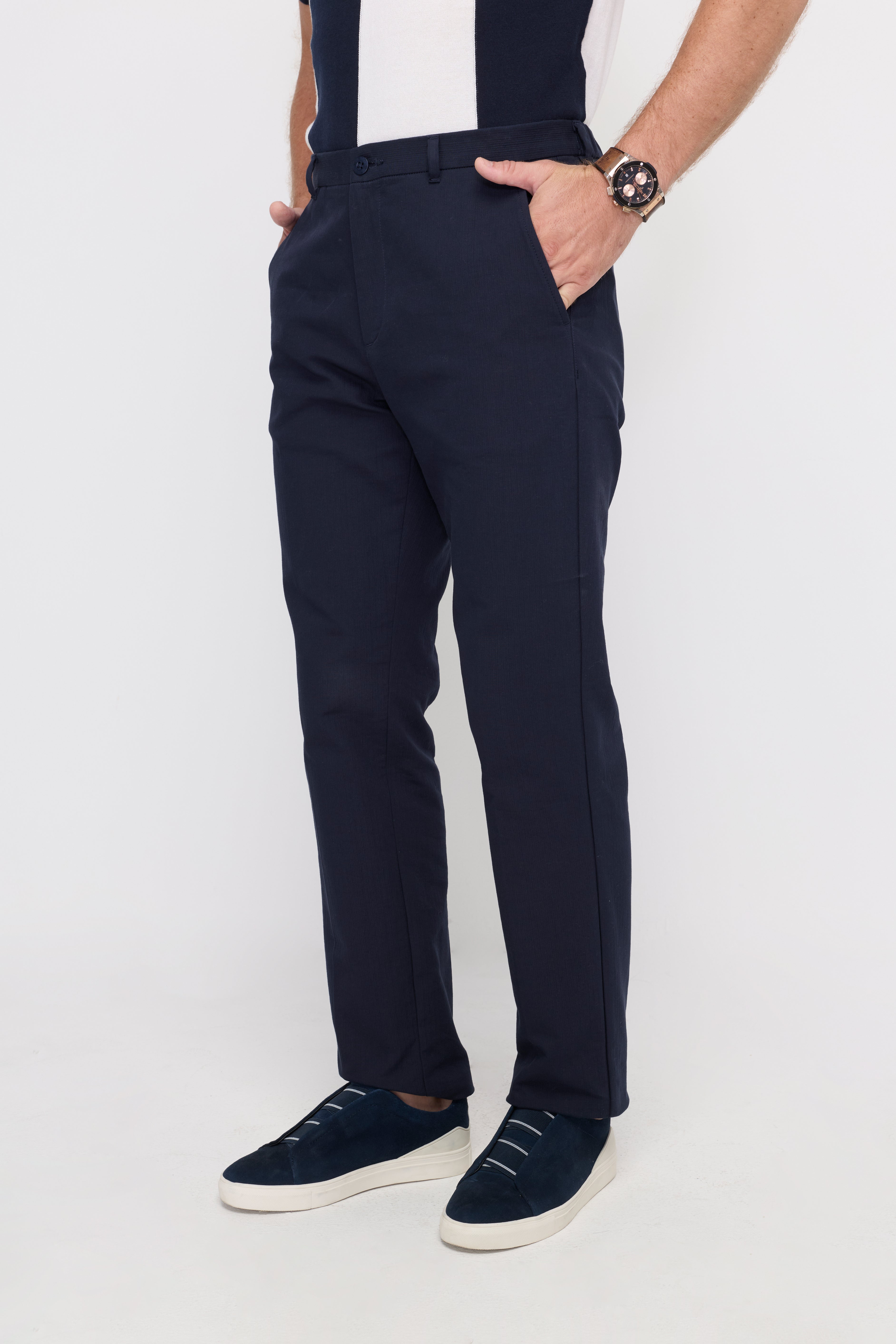 CLASSIC STRAIGHT-LEG TAILORED TROUSERS