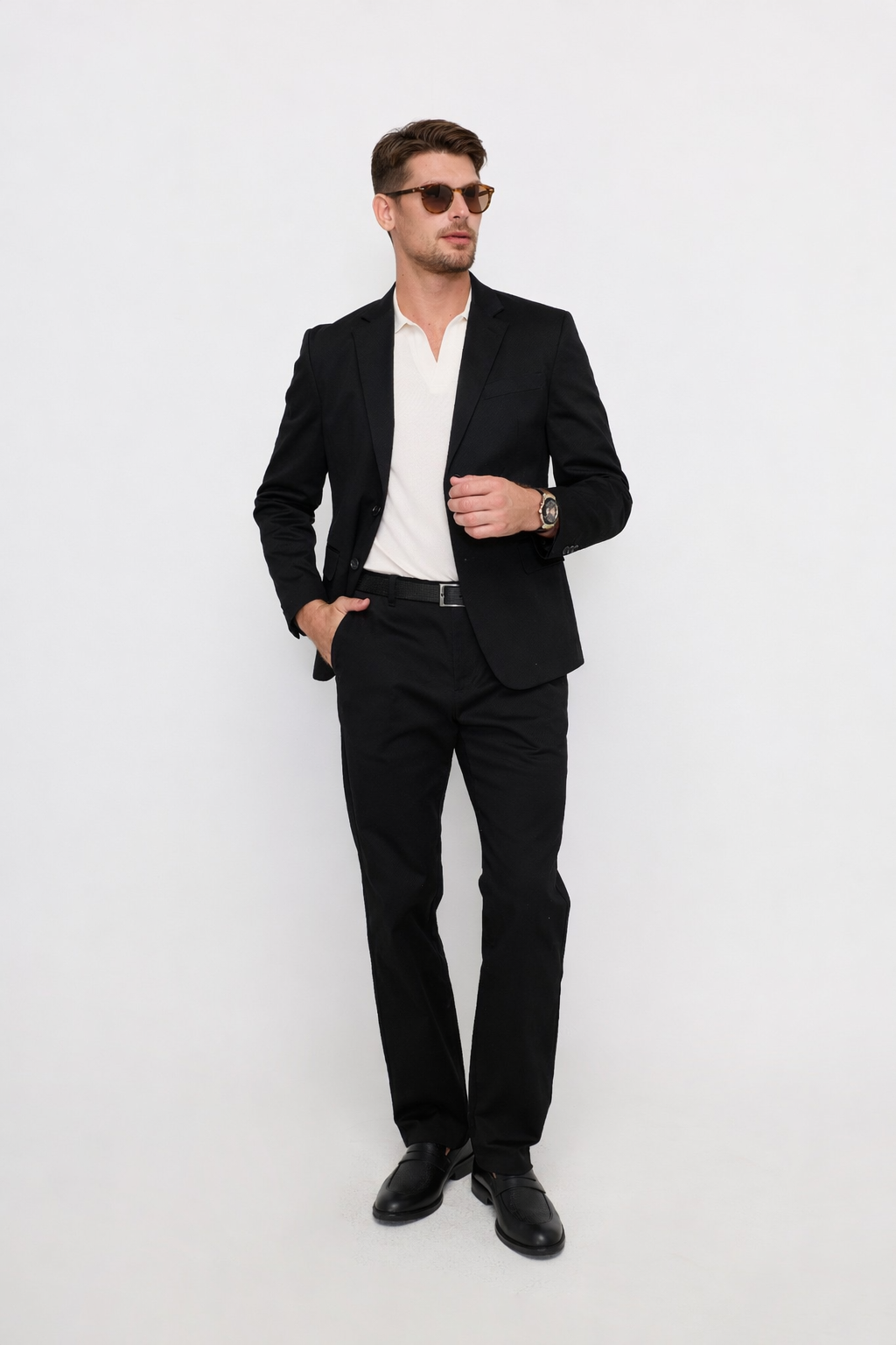 CLASSIC TAILORED TWO-BUTTON BLAZER