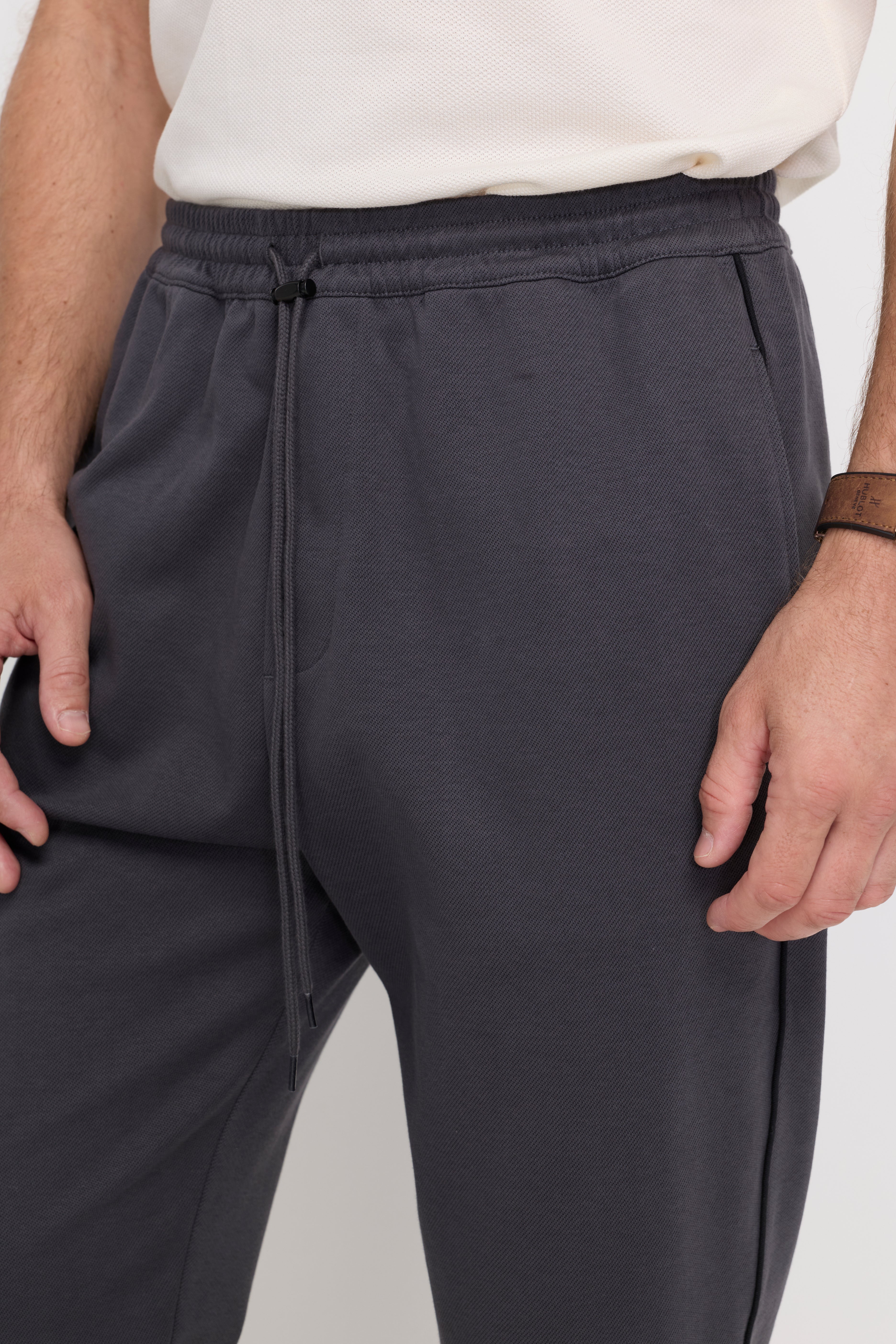 ESSENTIAL DRAWSTRING JOGGER PANTS