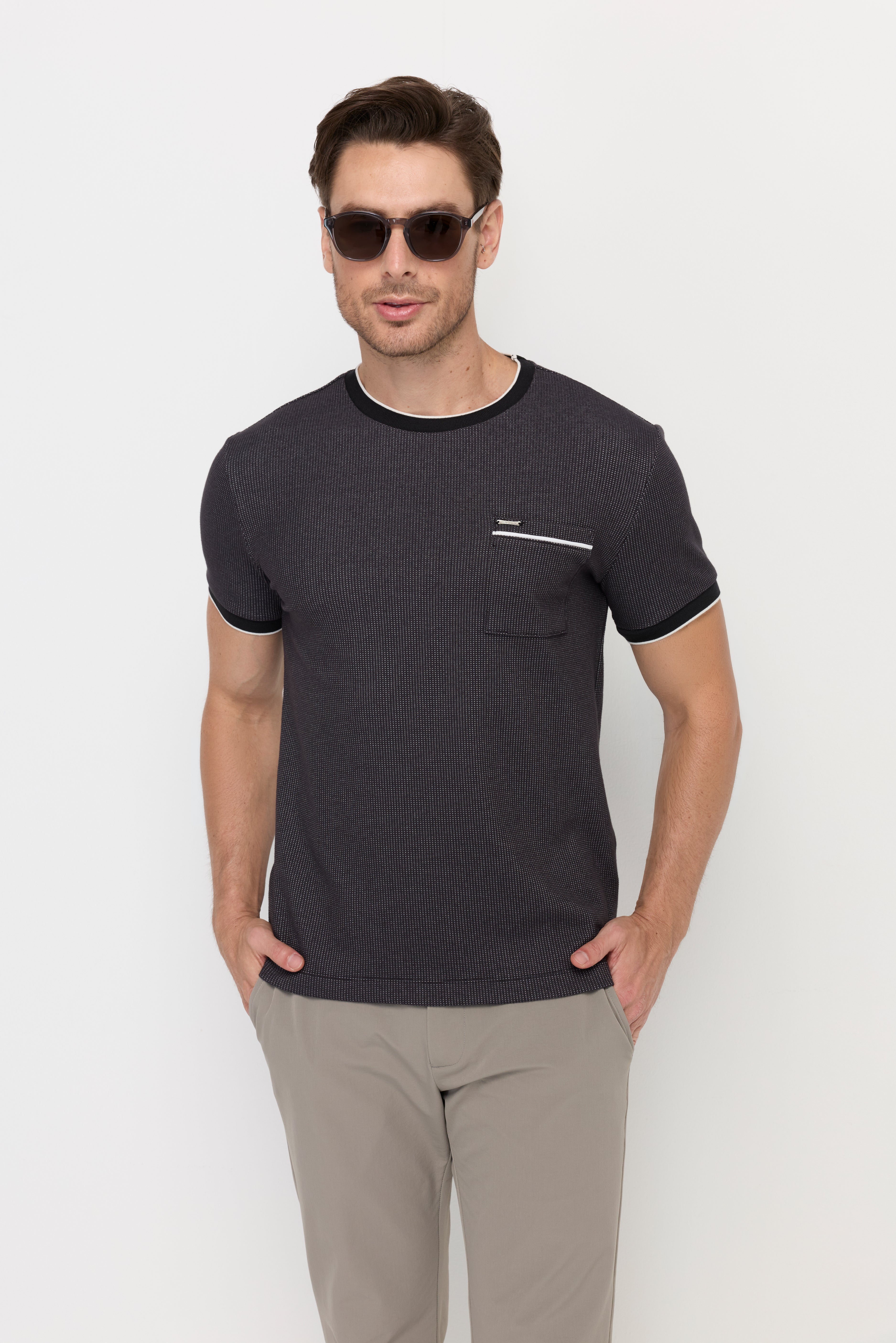 MICRO TEXTURE CONTRAST POCKET TEE