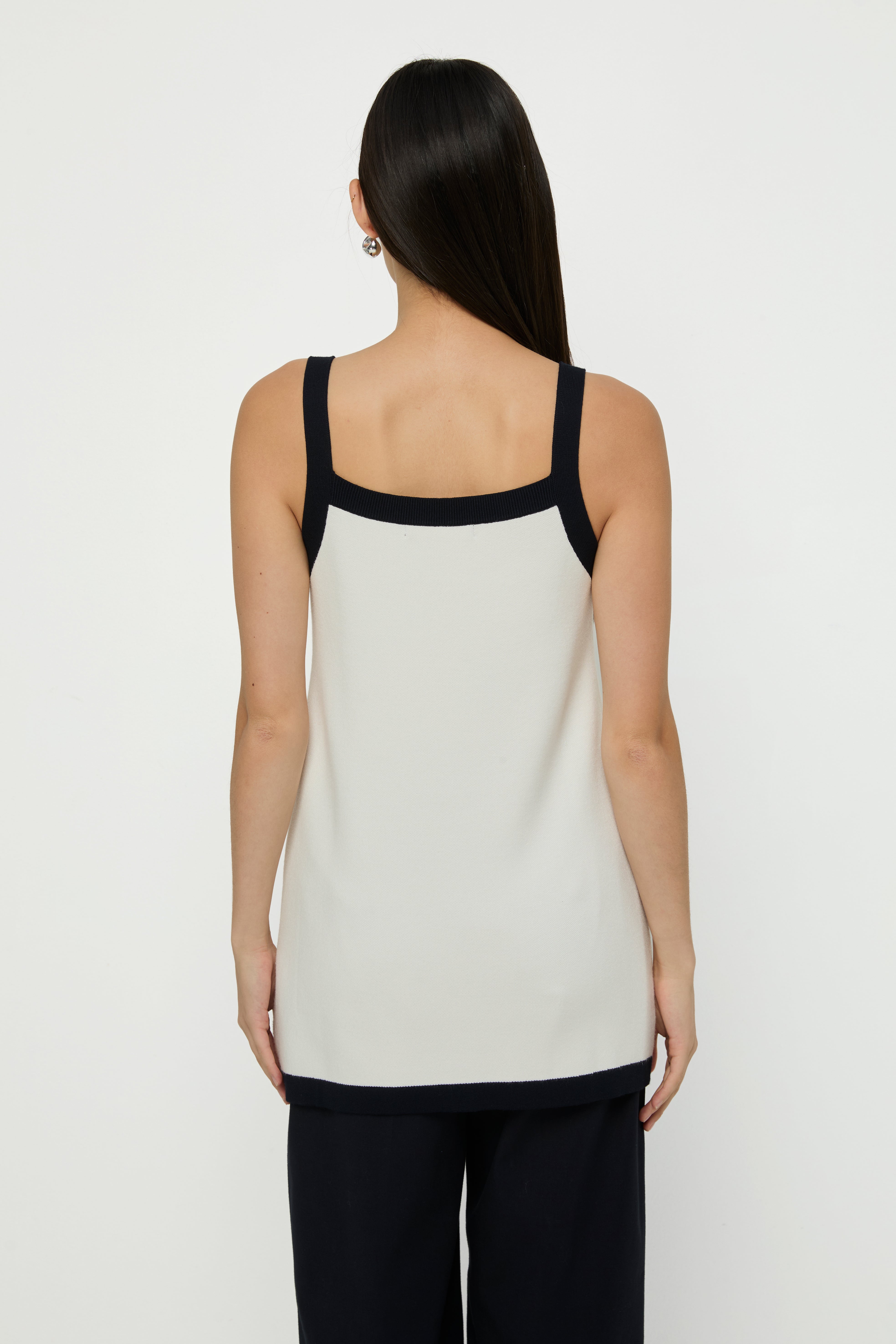 CONTRAST TRIM STRAIGHT TOP