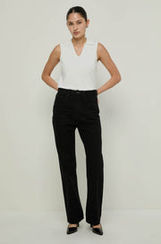 HIGH-RISE STRAIGHT LEG JEANS