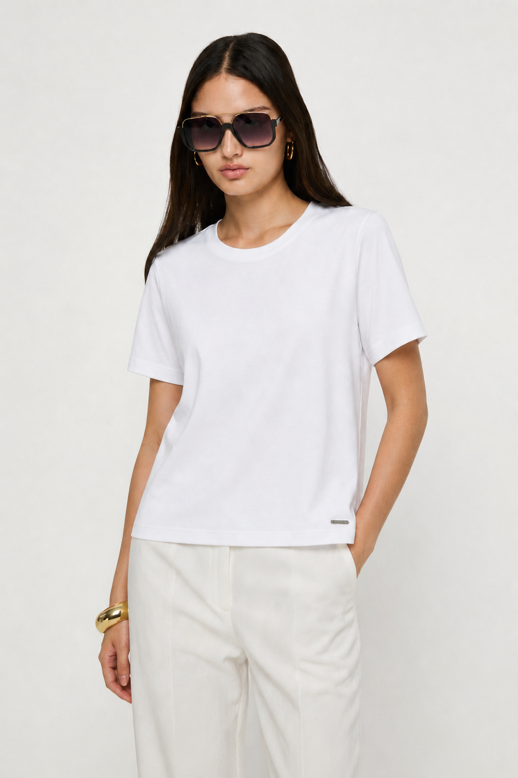 CLASSIC CREW NECK TEE