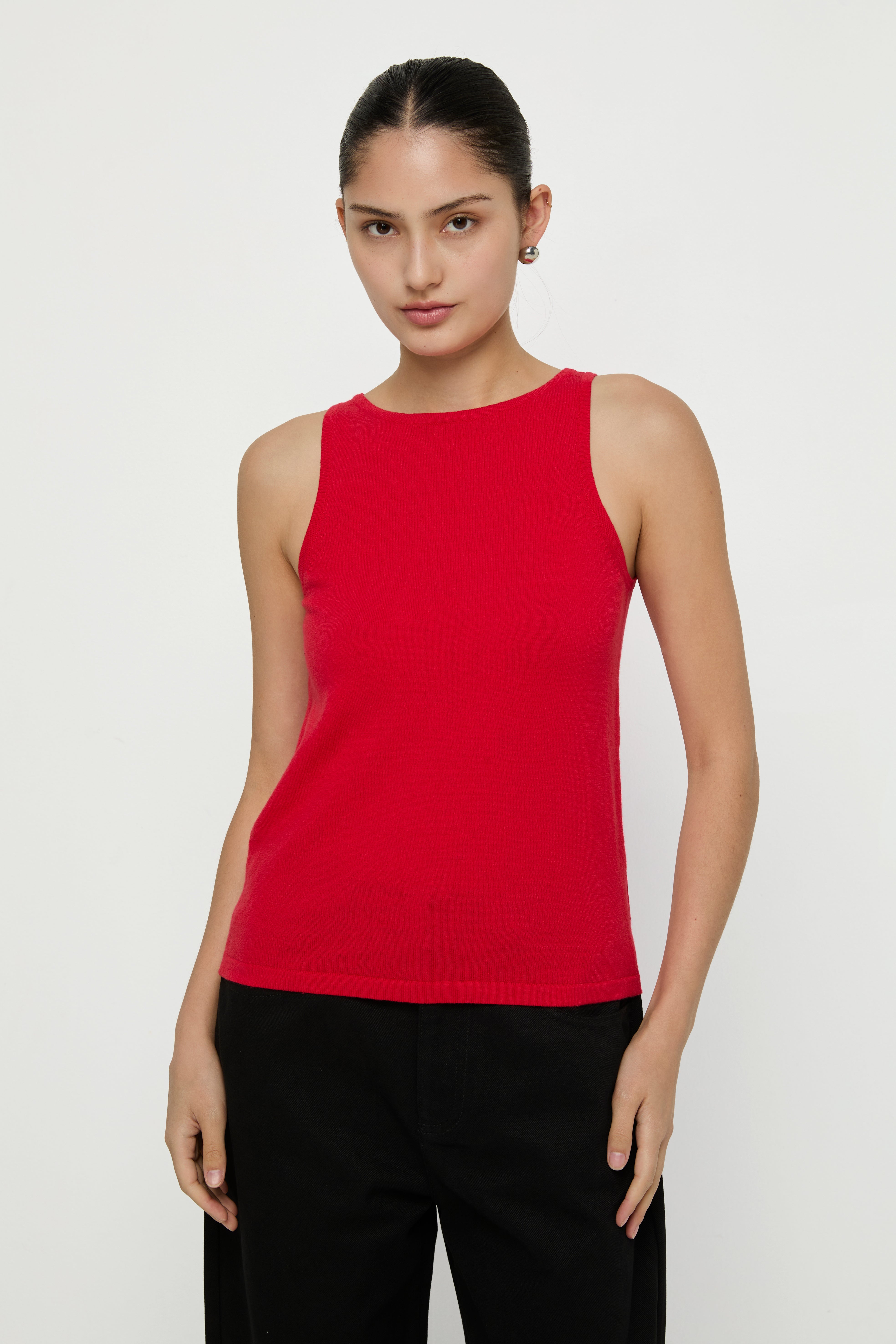 SLEEVELESS KNITTED TOP