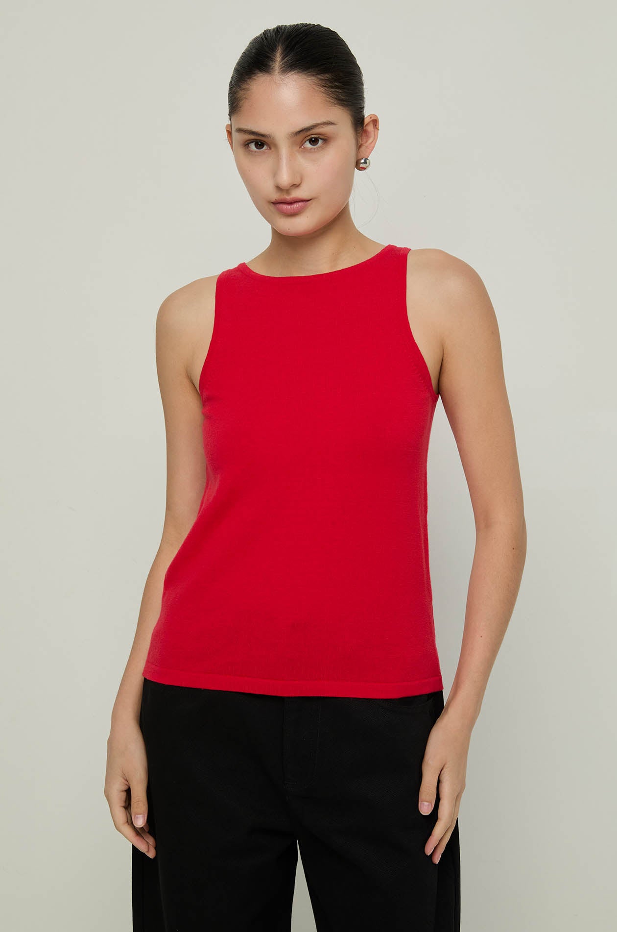 SLEEVELESS KNITTED TOP