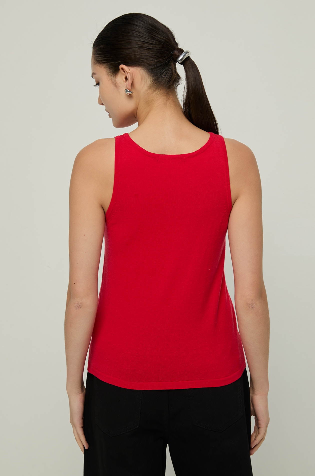 SLEEVELESS KNITTED TOP