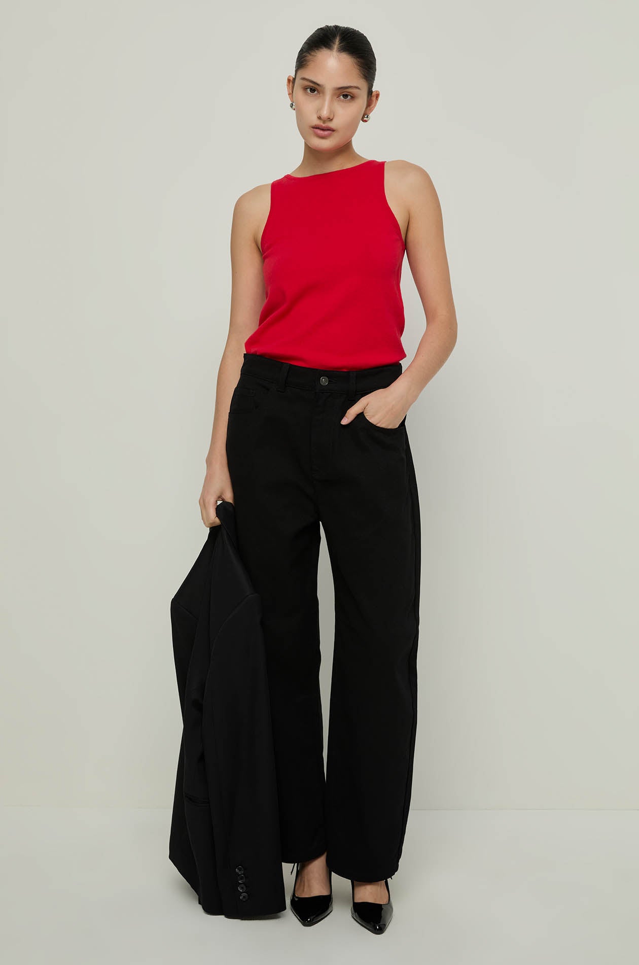 SLEEVELESS KNITTED TOP