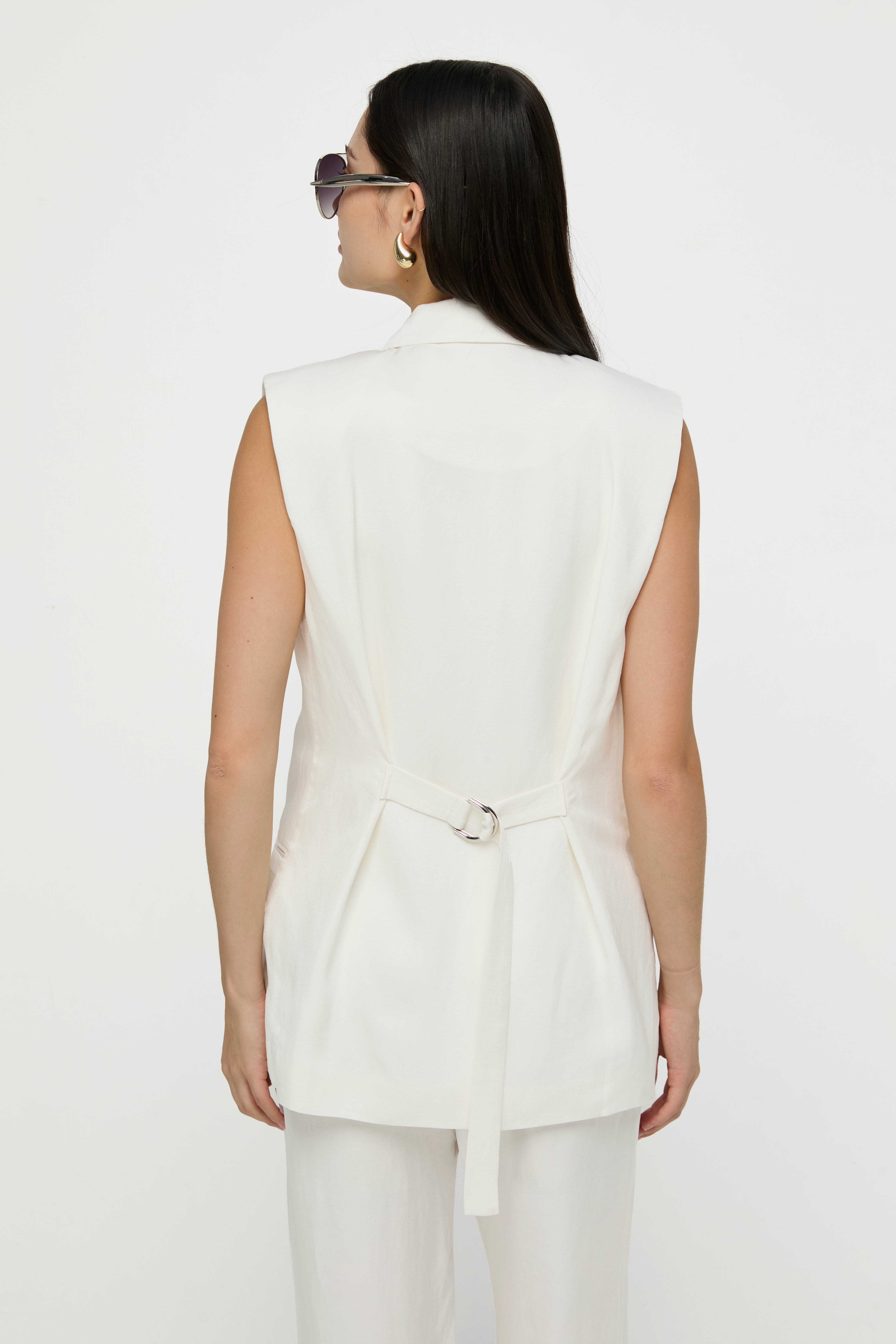 SLEEVELESS BLAZER