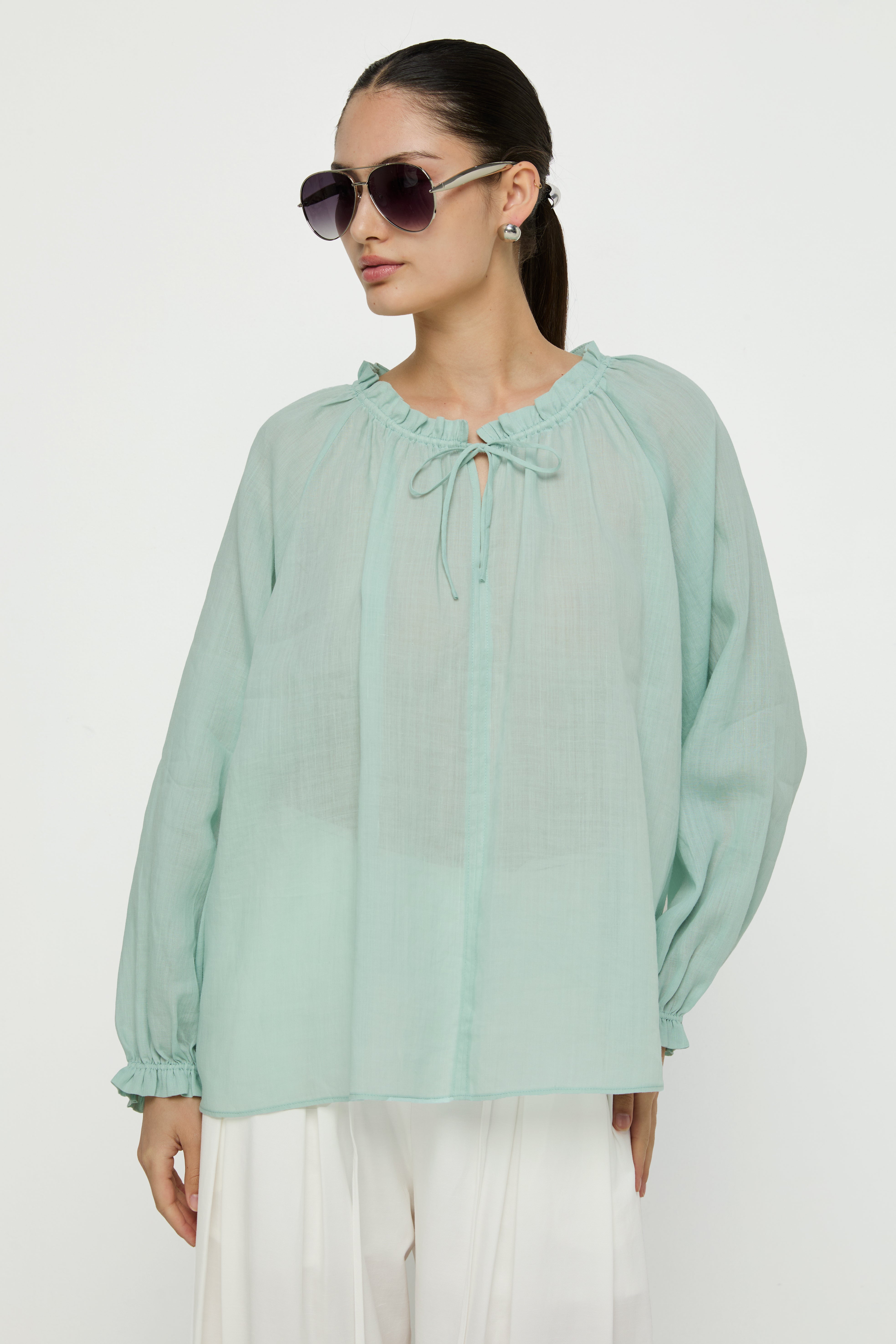 GATHERED NECK TIE BLOUSE
