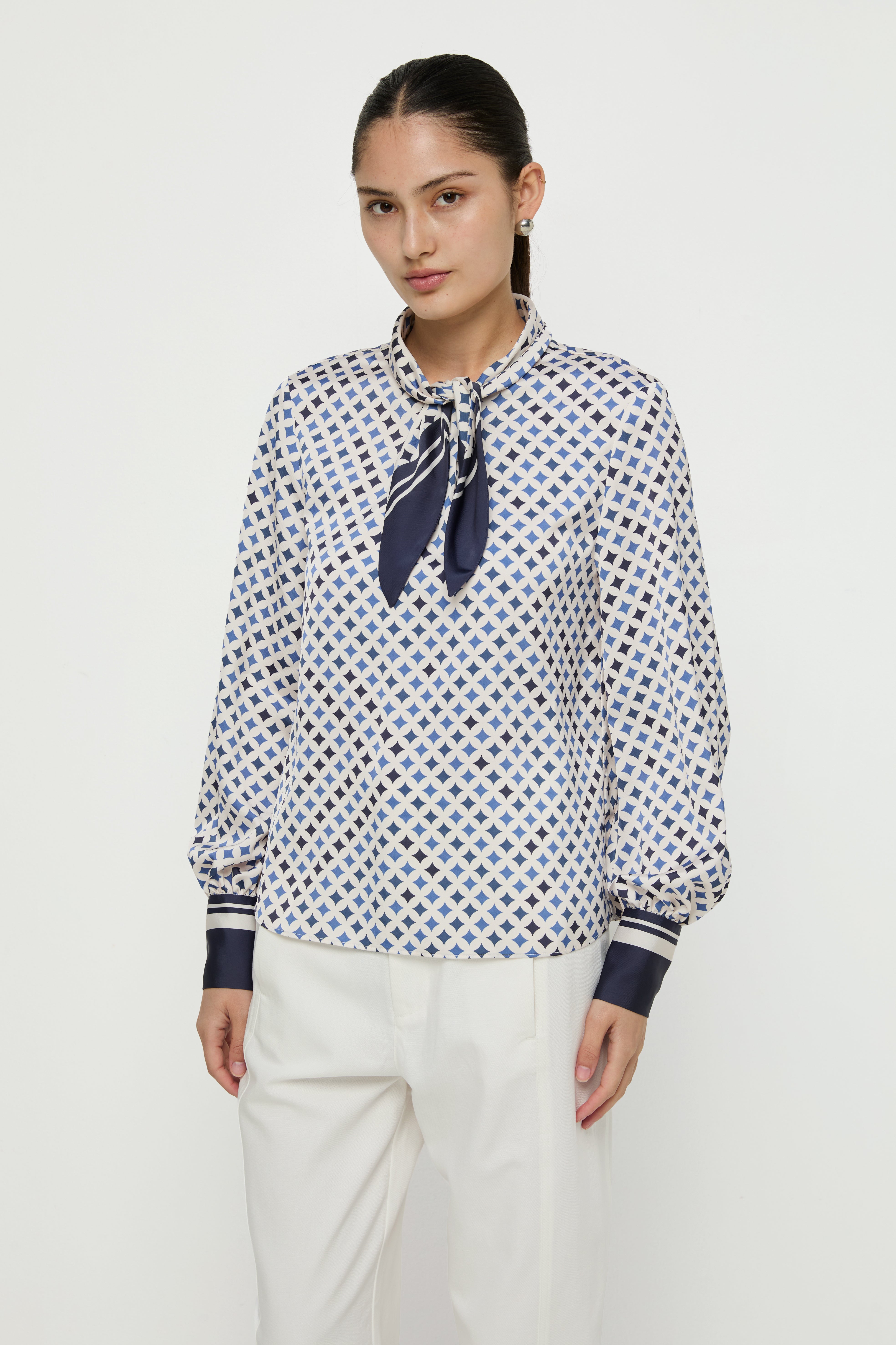 GEOMETRIC TIE-NECK BLOUSE