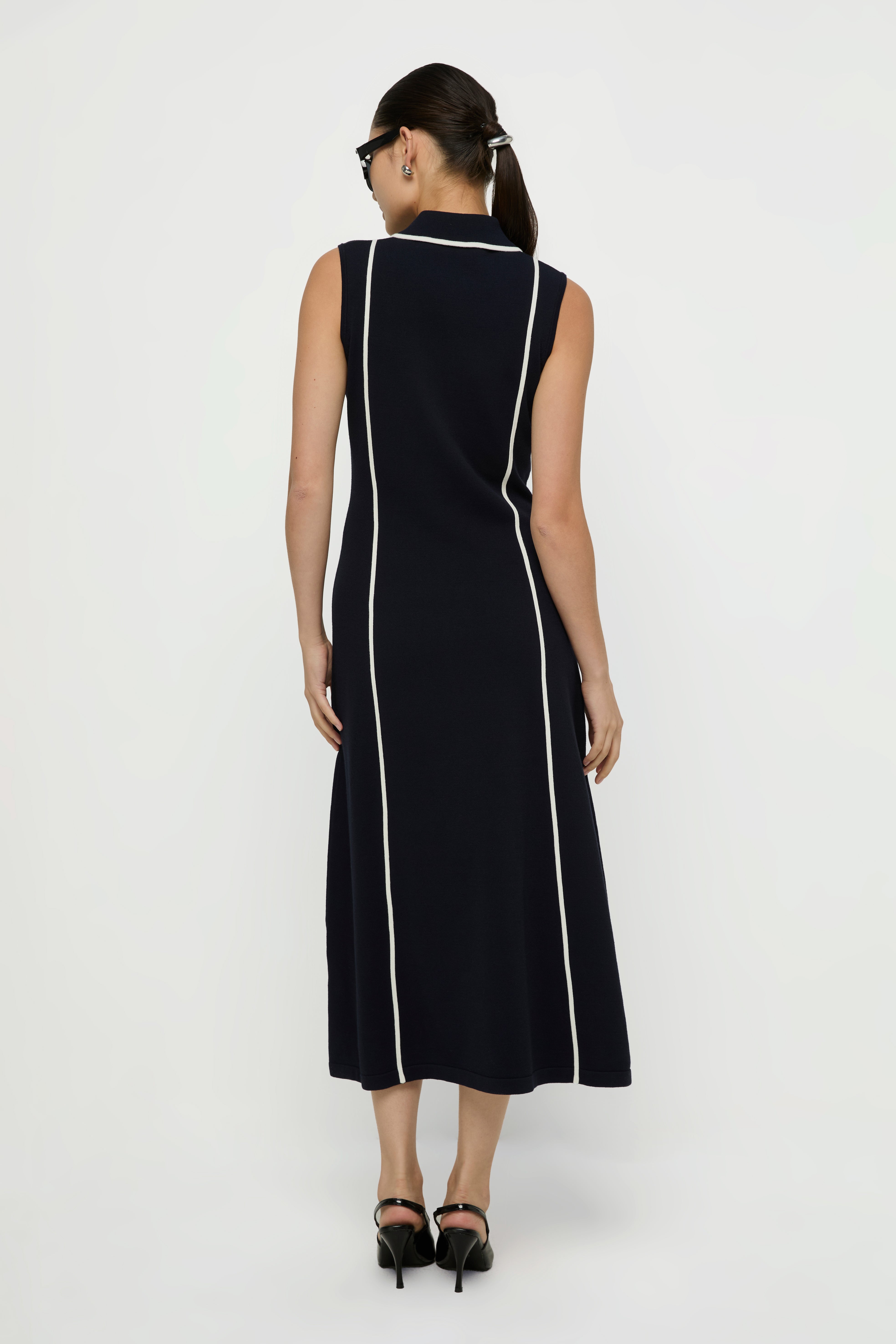 CONTRAST PIPING DRESS