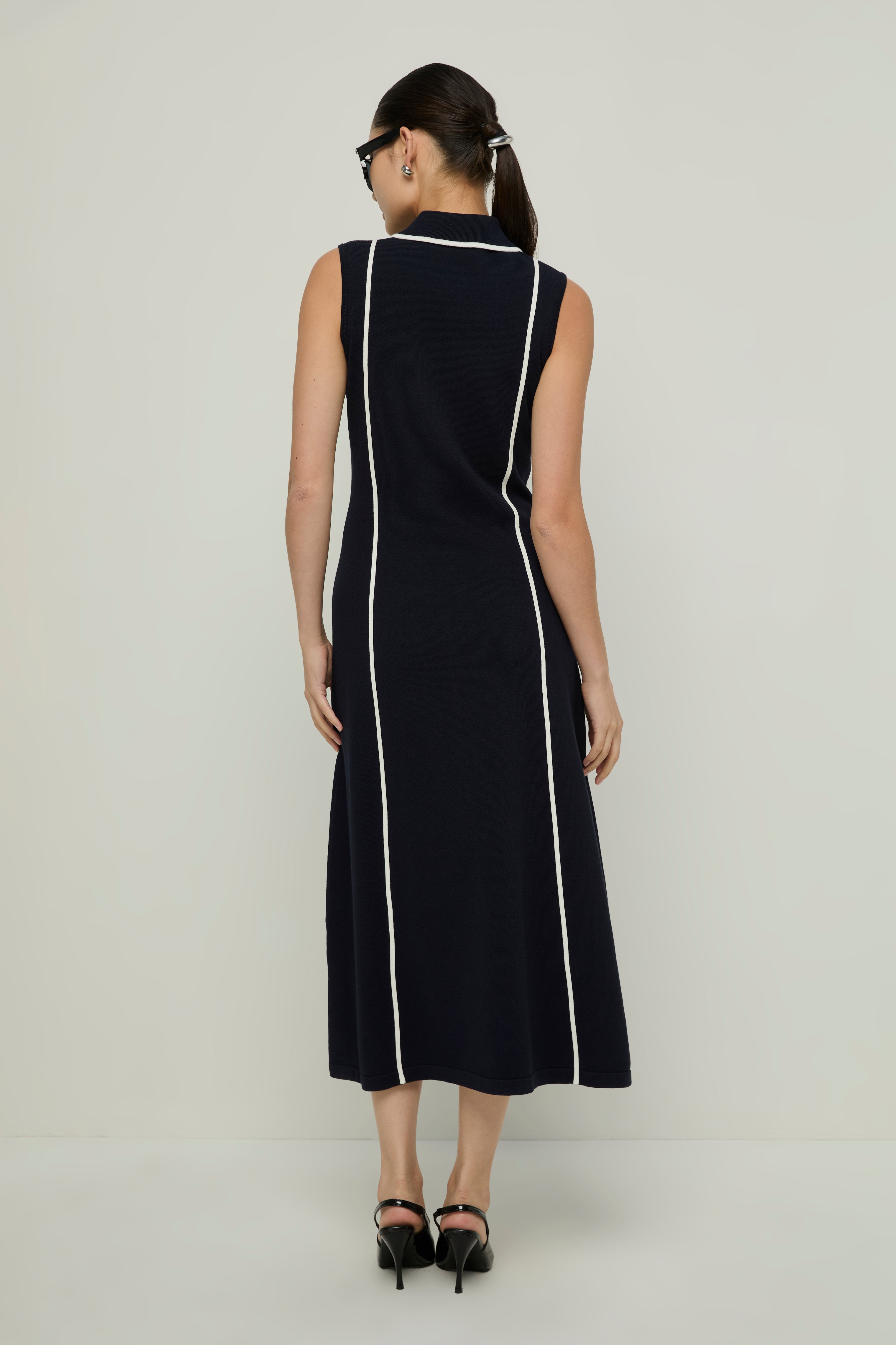 CONTRAST PIPING DRESS