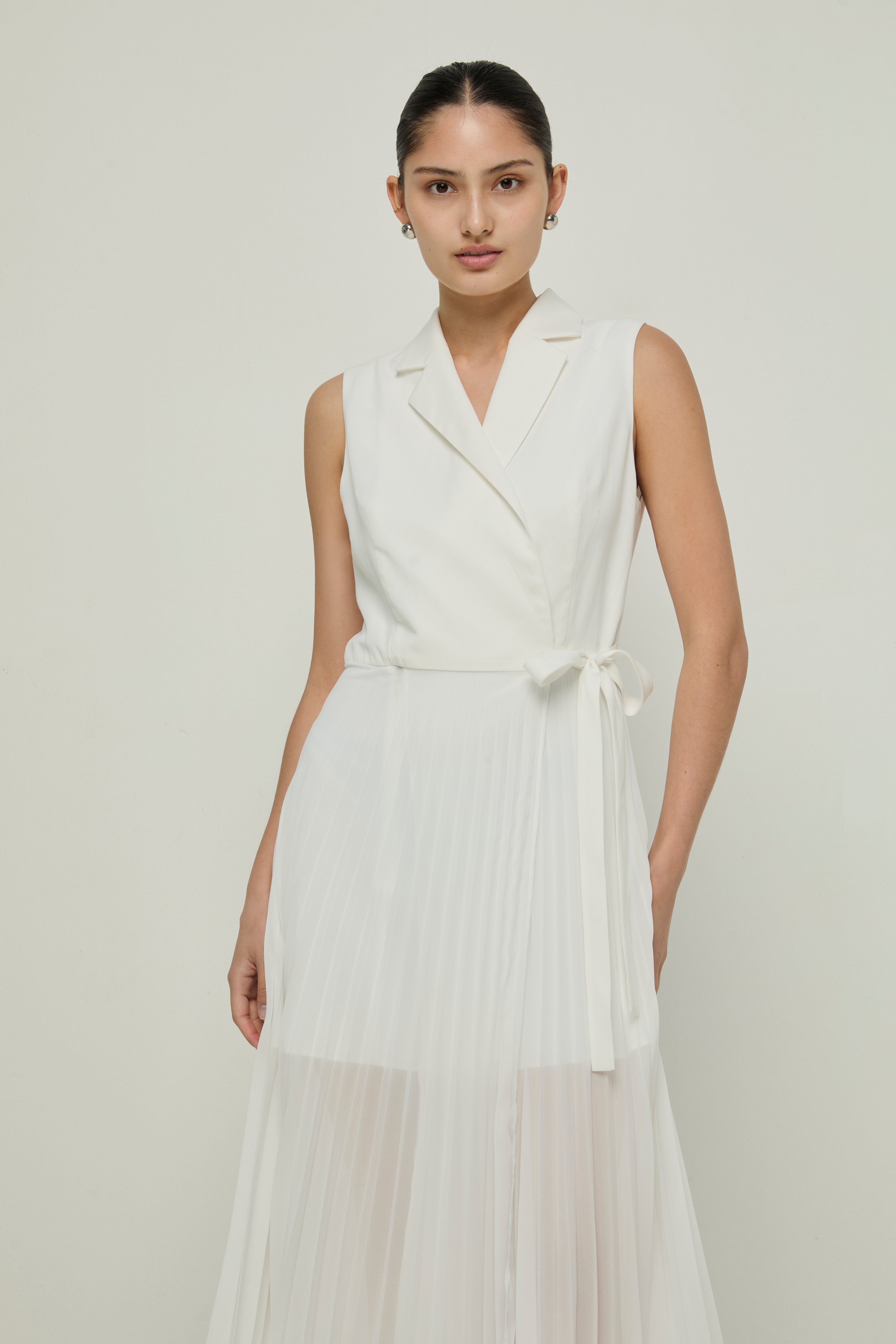 SLEEVELESS WRAP PLEATED DRESS