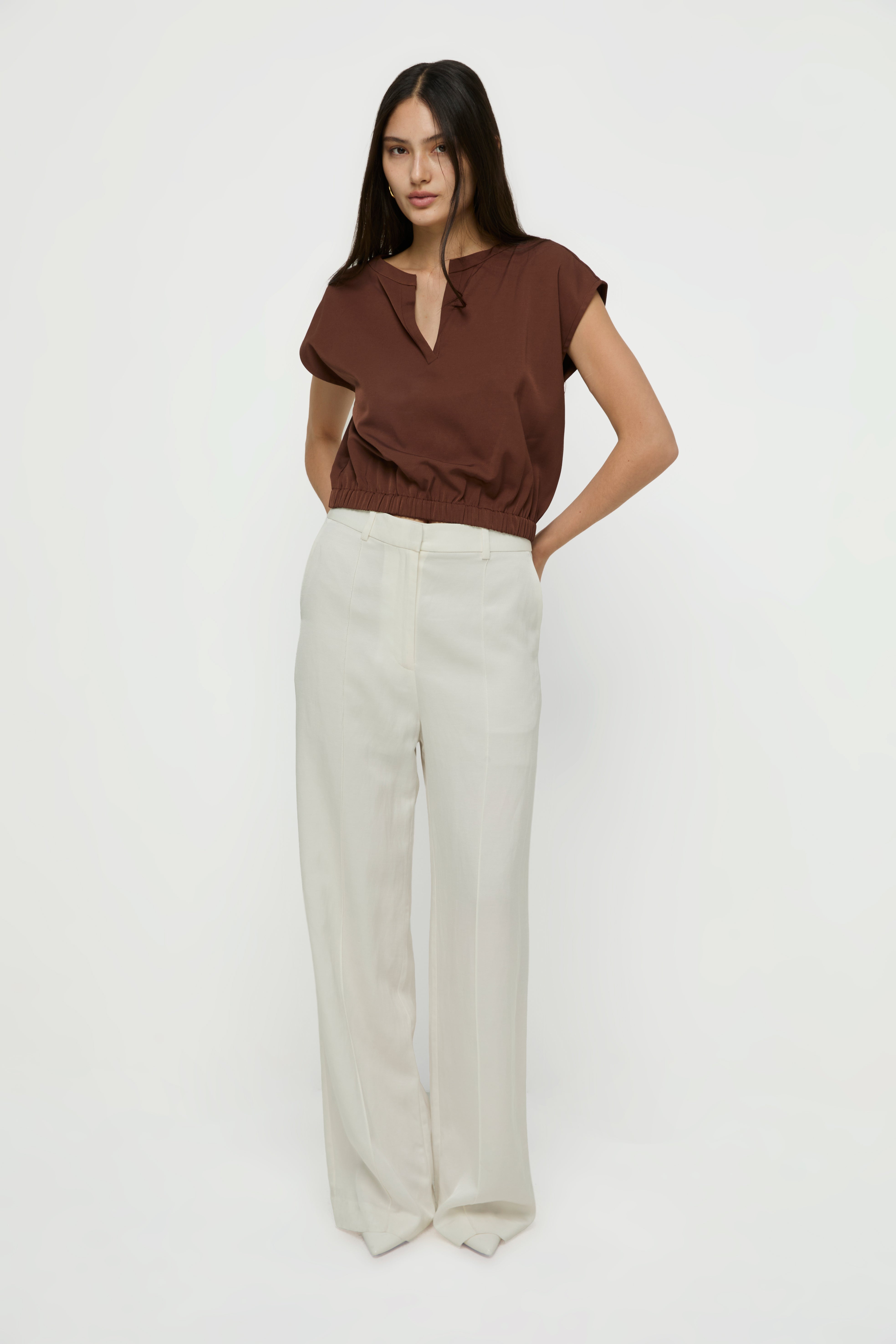 GATHERED HEM TOP