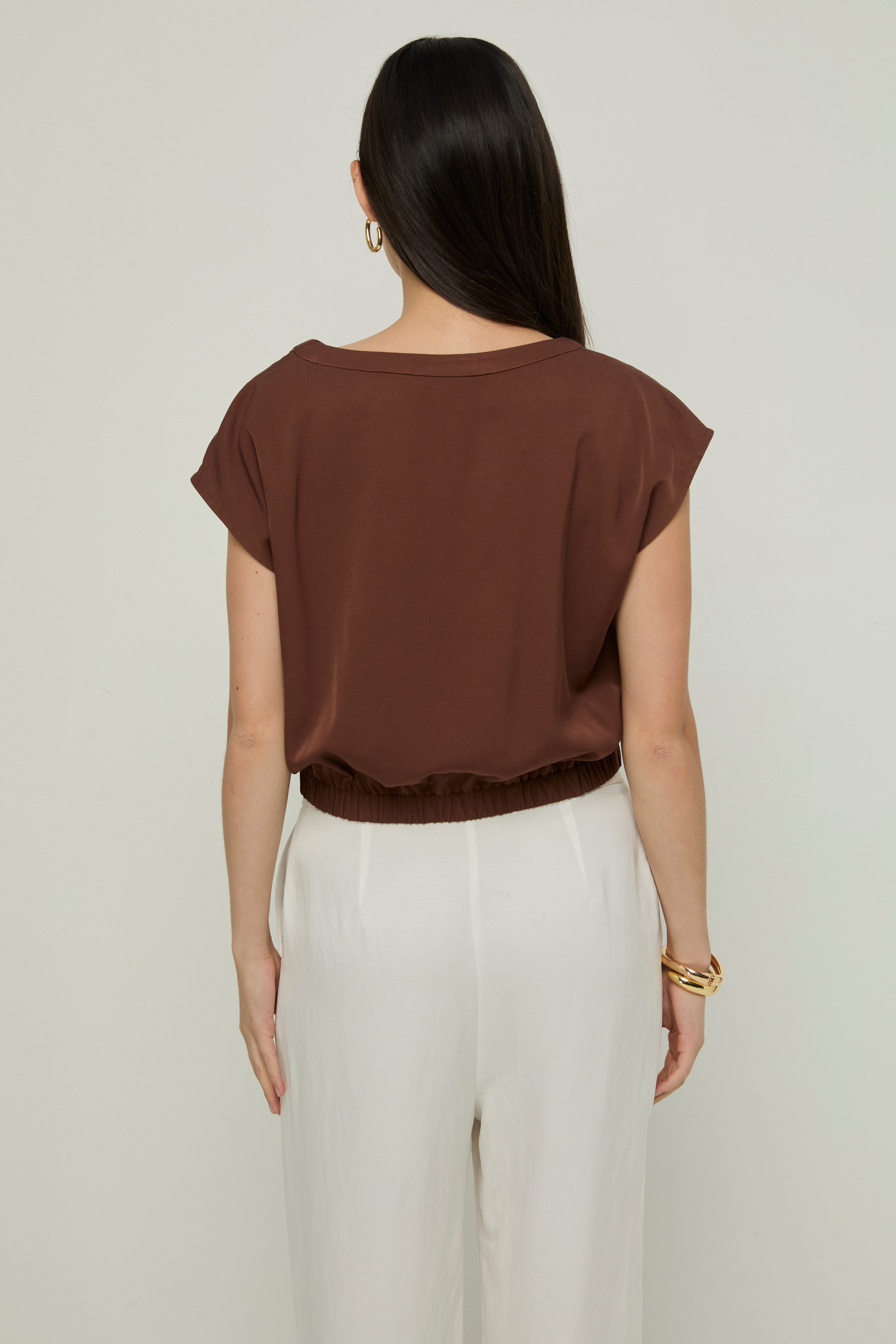 GATHERED HEM TOP