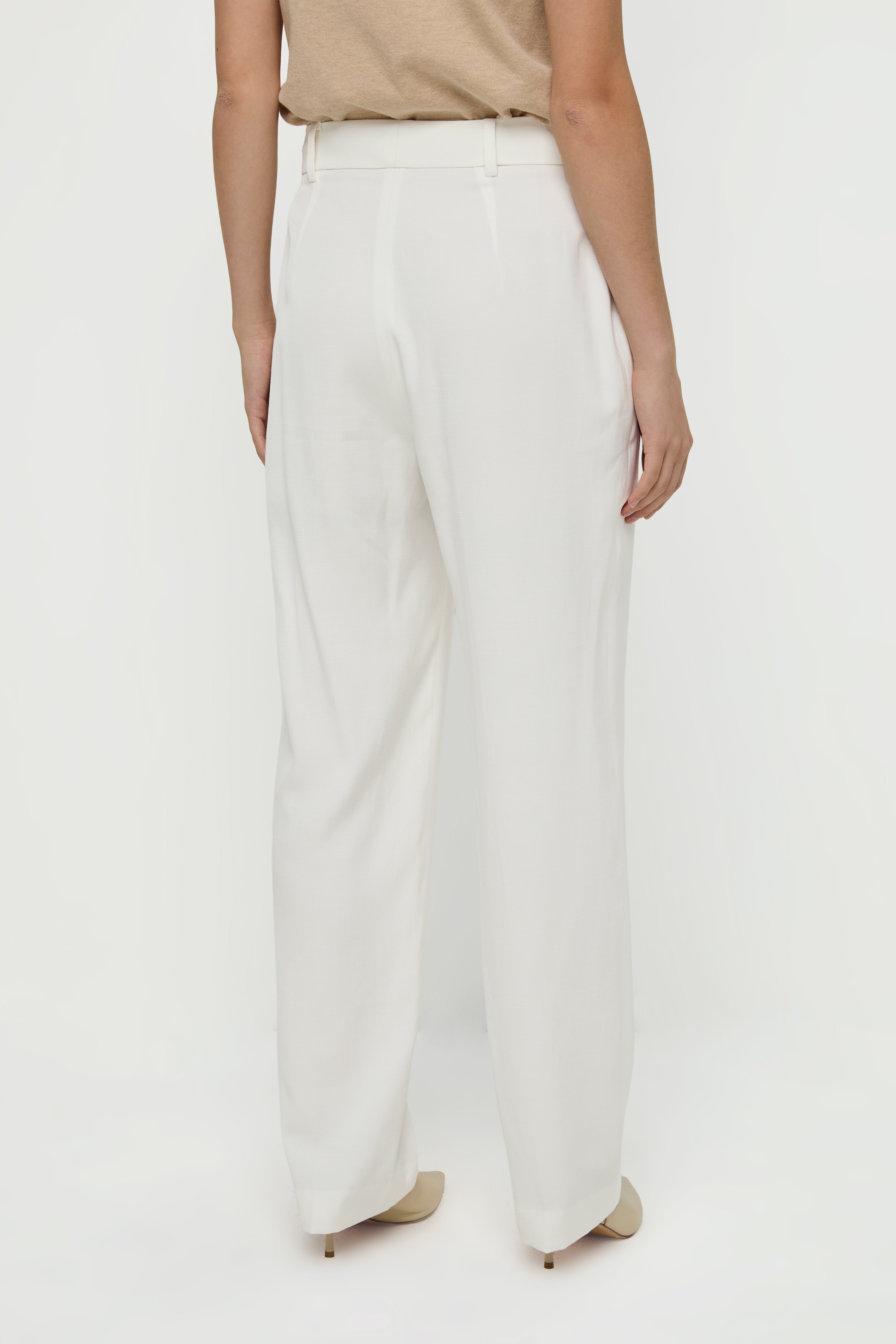 TAILORED SLIM LEG PANTS