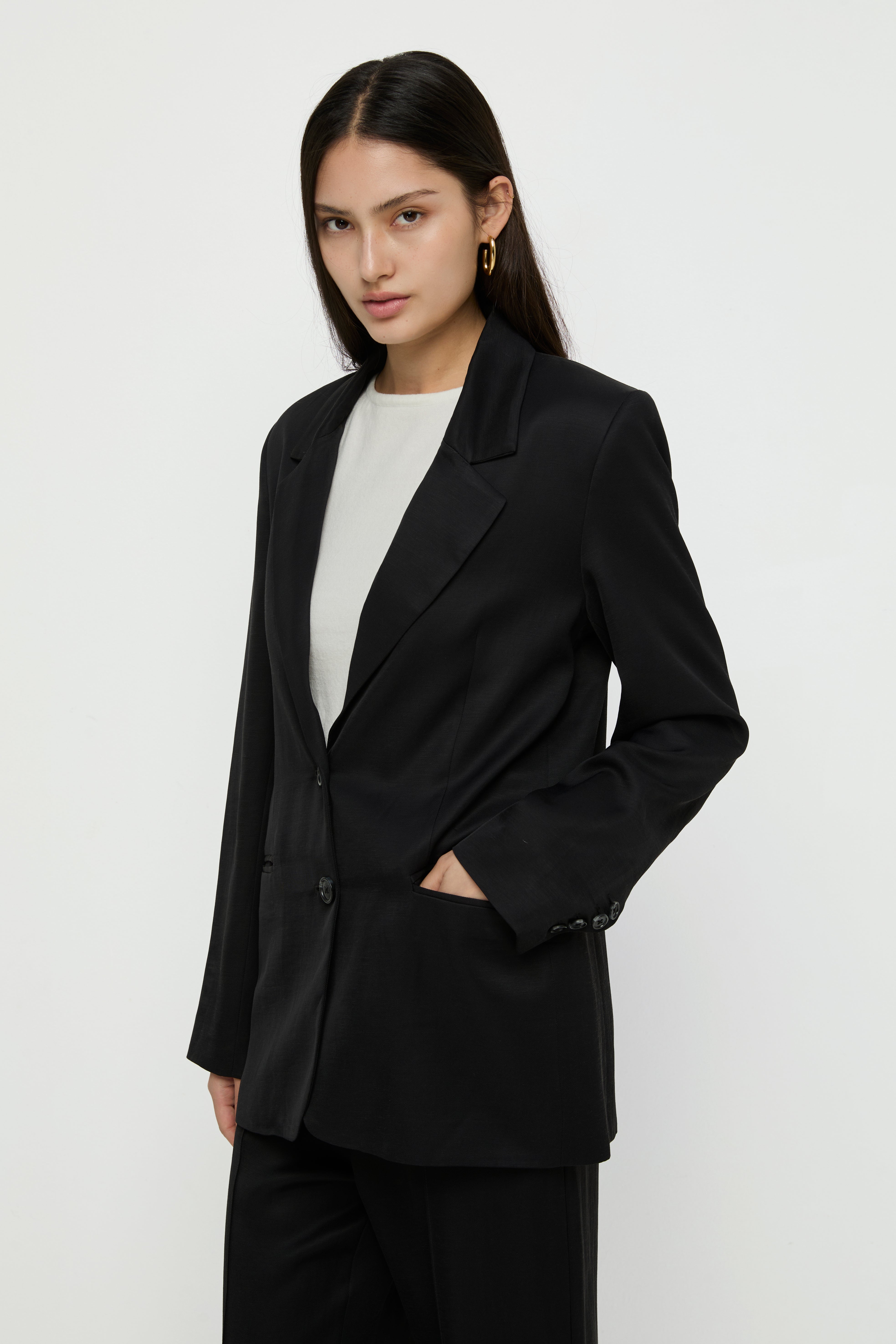 TAILORED SINGLE-BREASTED BLAZER