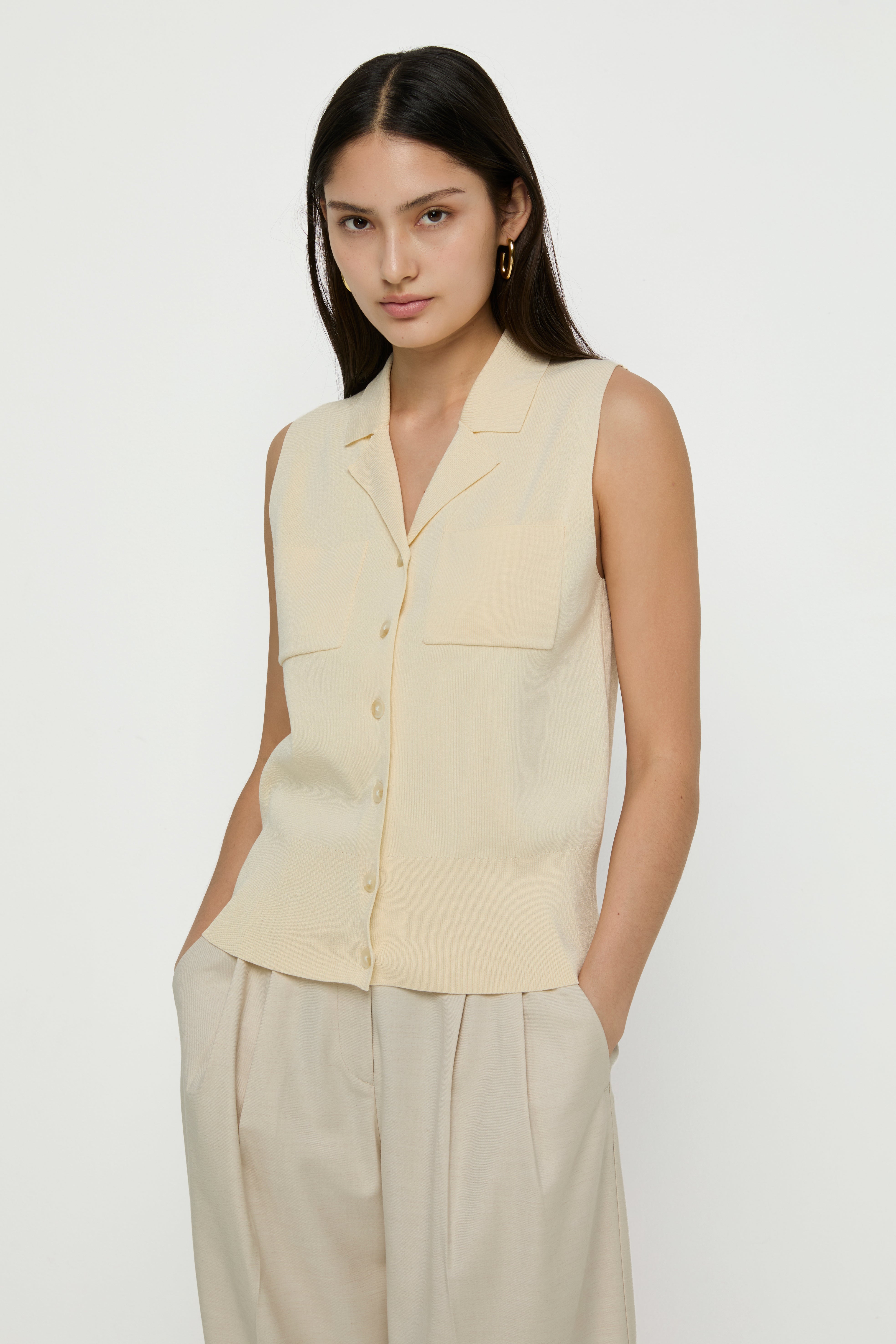 BUTTON-UP KNITTED TOP