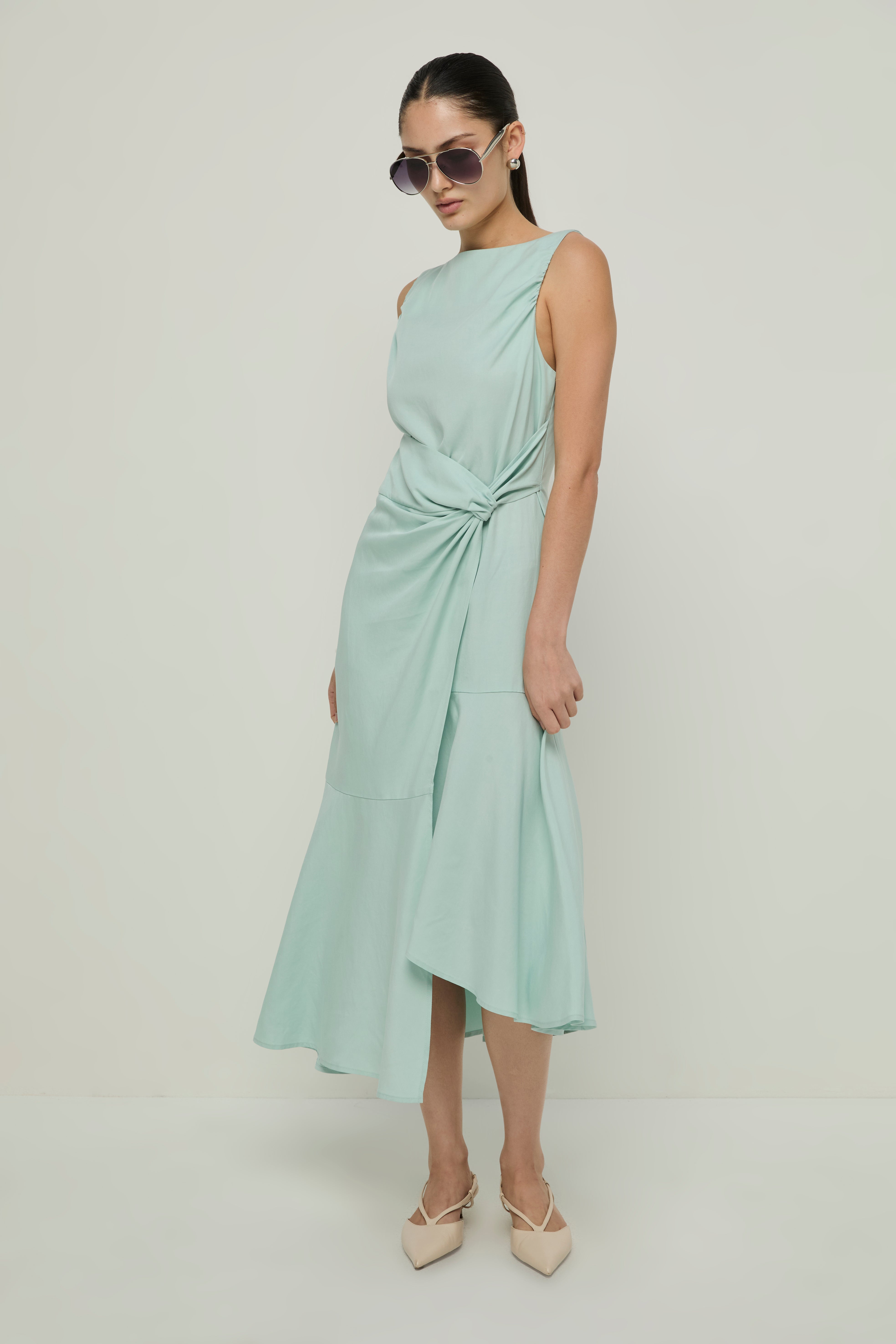 GATHERED SIDE-TIE MIDI DRESS