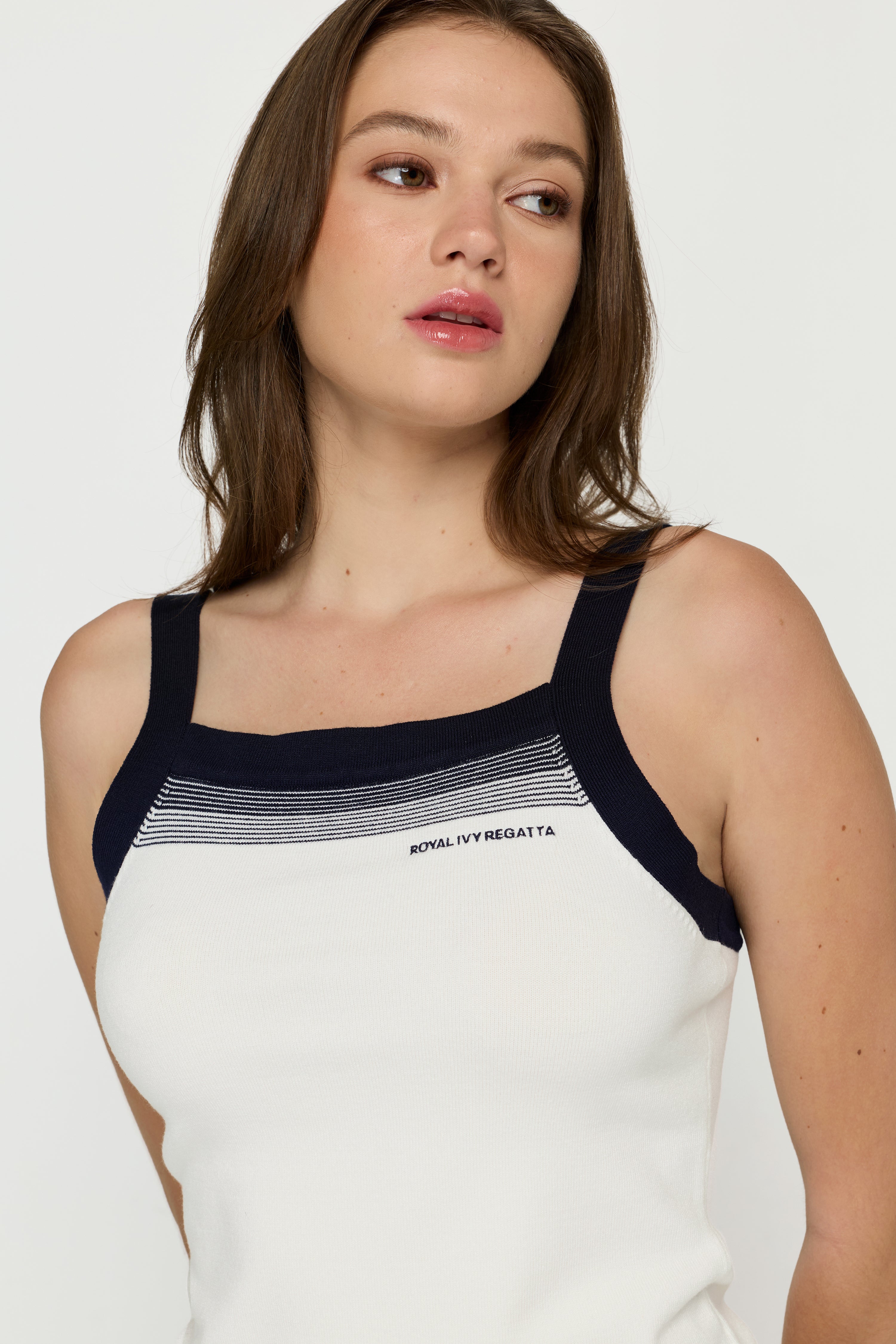 FITTED WOMEN SLEEVELESS