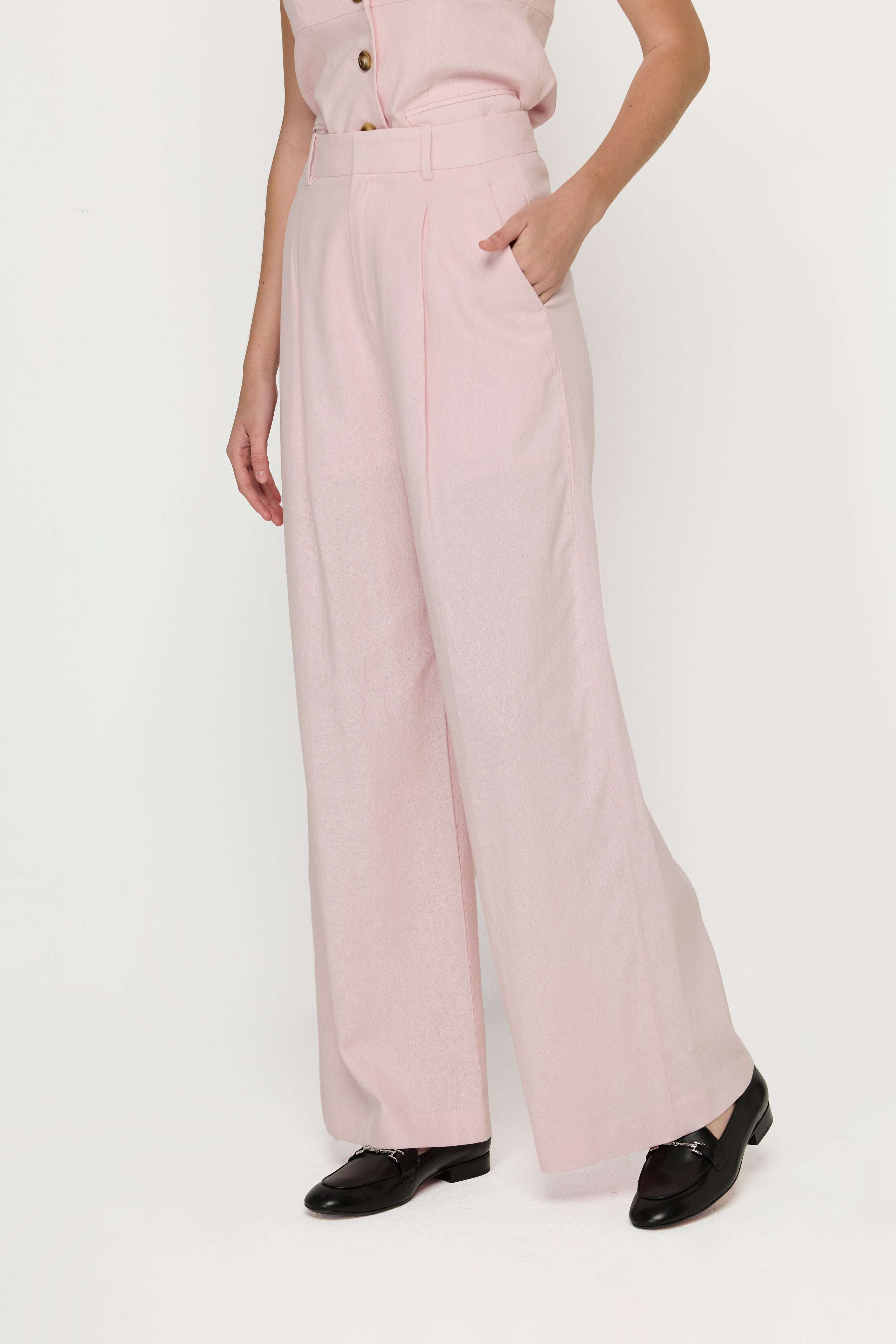 STRAIGHT LEGS TROUSERS