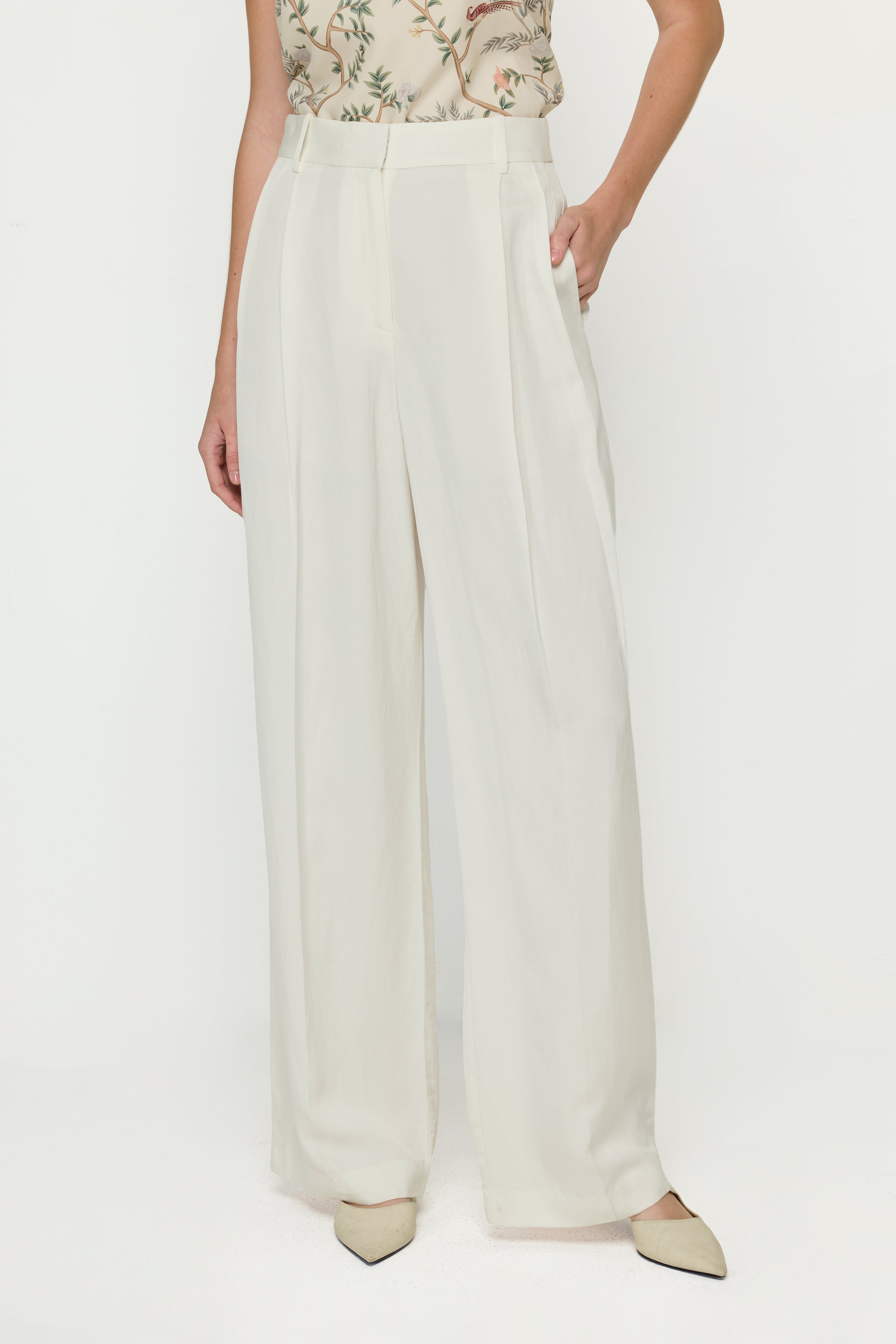STRAIGHT LEG PANT