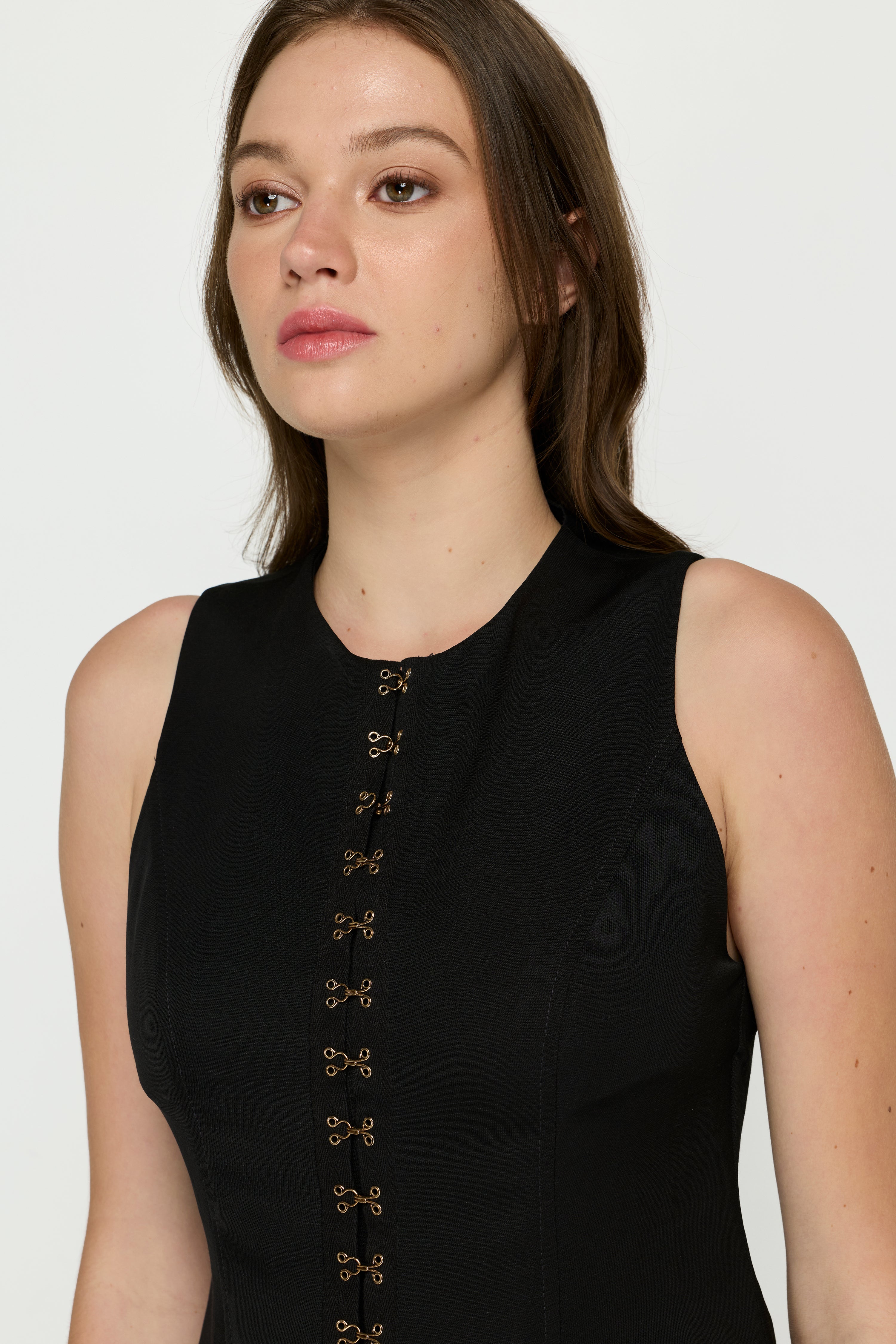 SLEEVELESS LONG CROPPED VEST