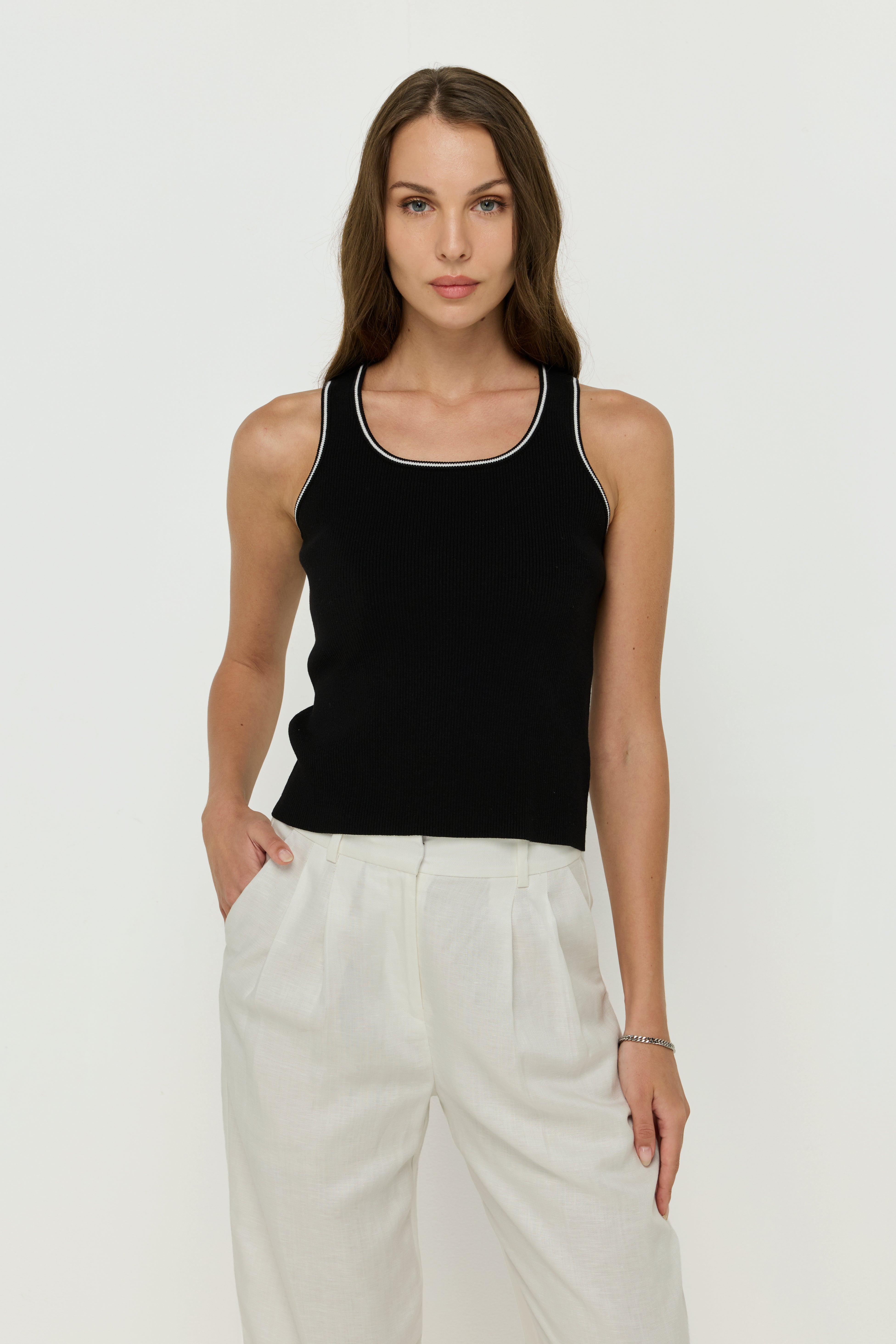 CONTRAST TRIM RIBBED TANK TOP