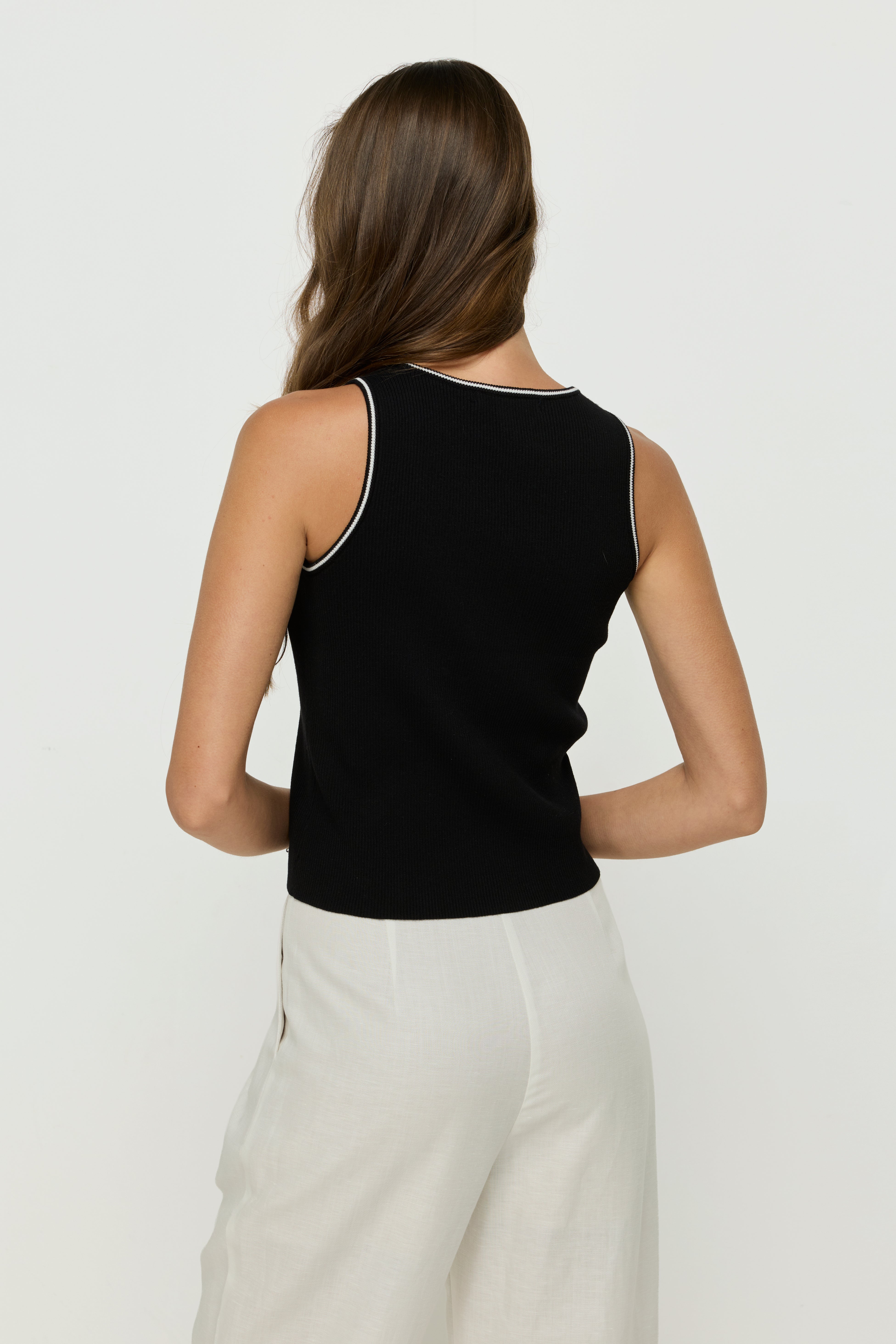 CONTRAST TRIM RIBBED TANK TOP