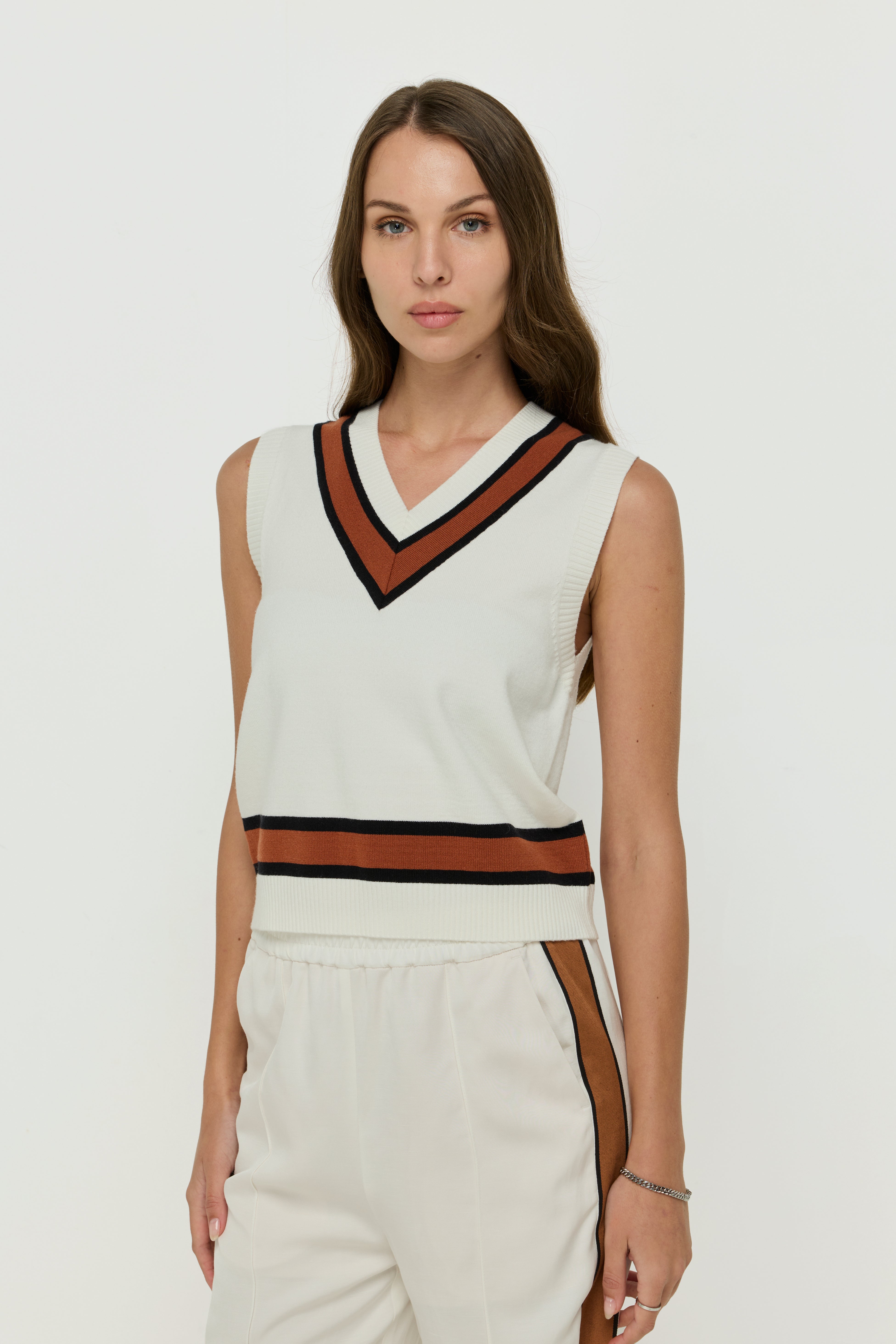 RIBBED SLEEVELESS KNIT TANK TOP