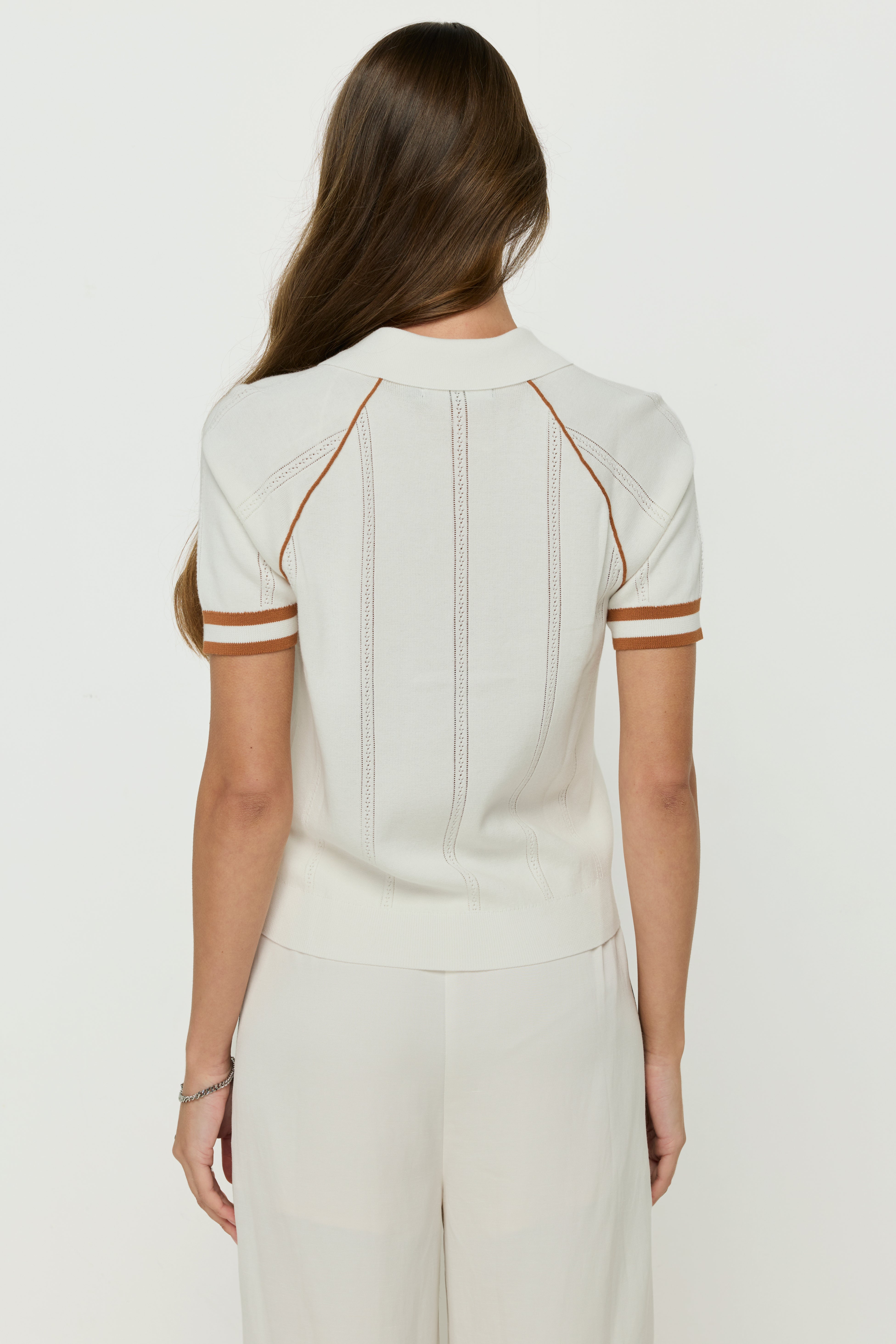 CONTRAST TRIM FLAT-KNIT POLO TOP