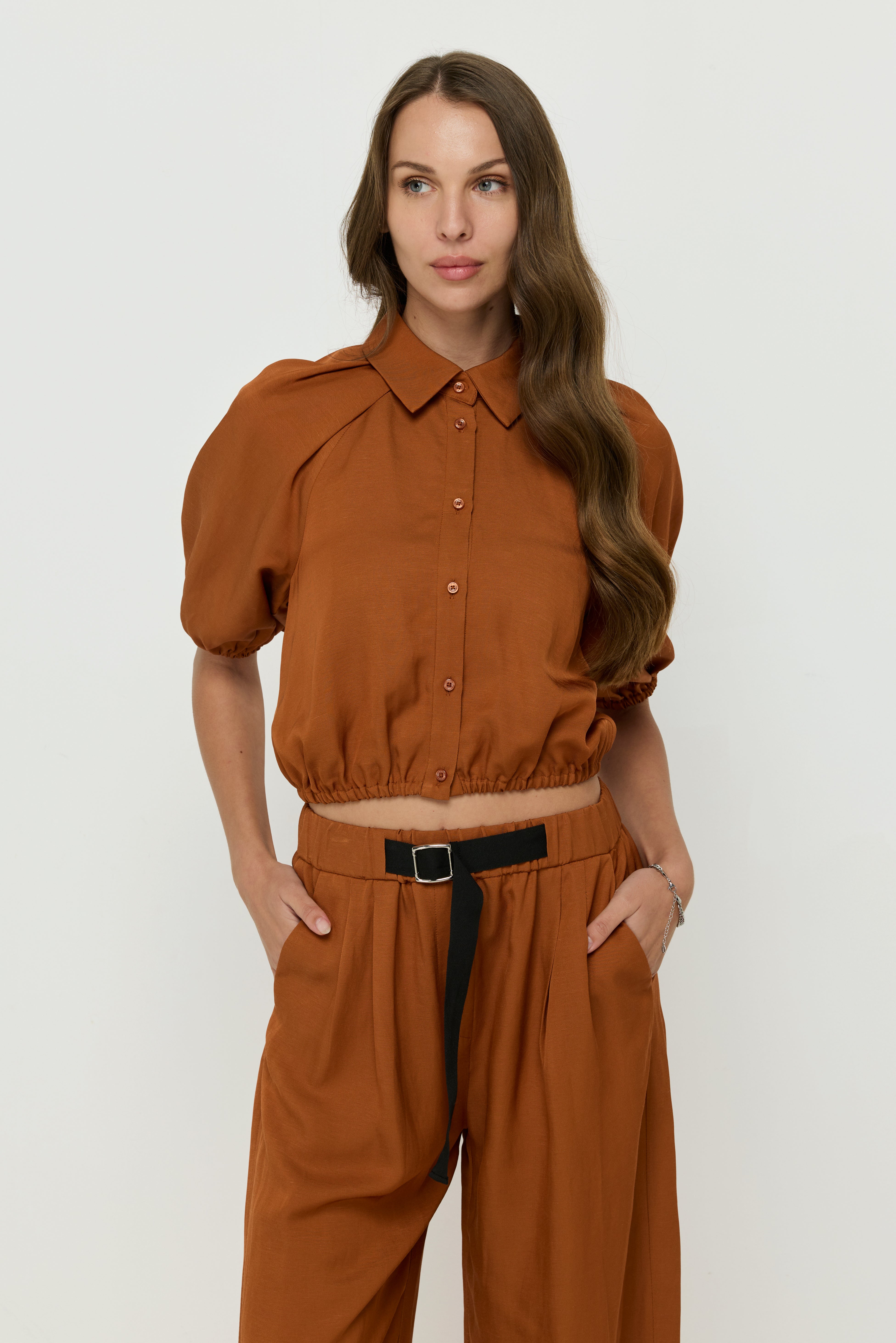 CONTRAST TRIM FLAT-KNIT POLO TOP