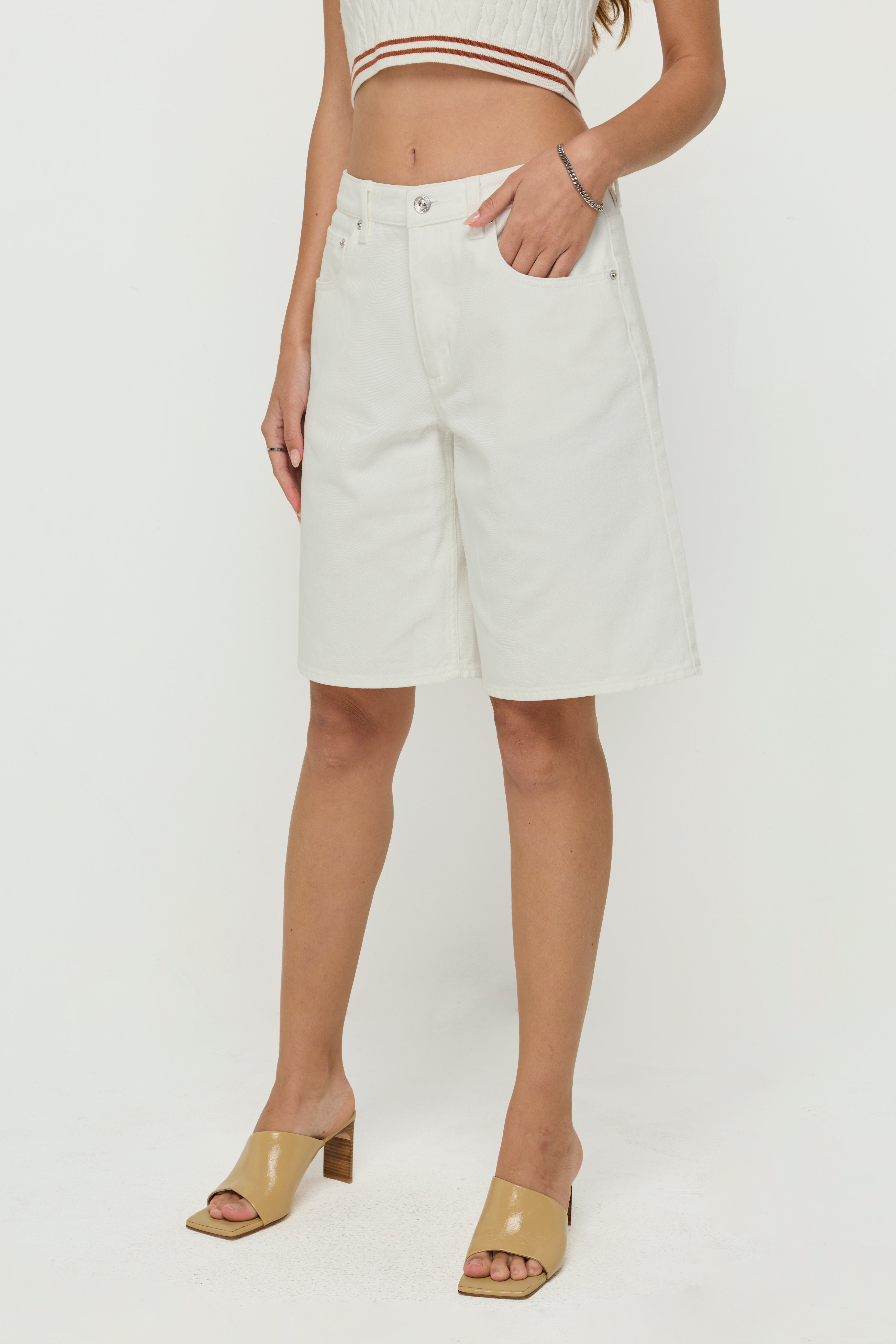 CLASSIC TAILORED BERMUDA SHORTS