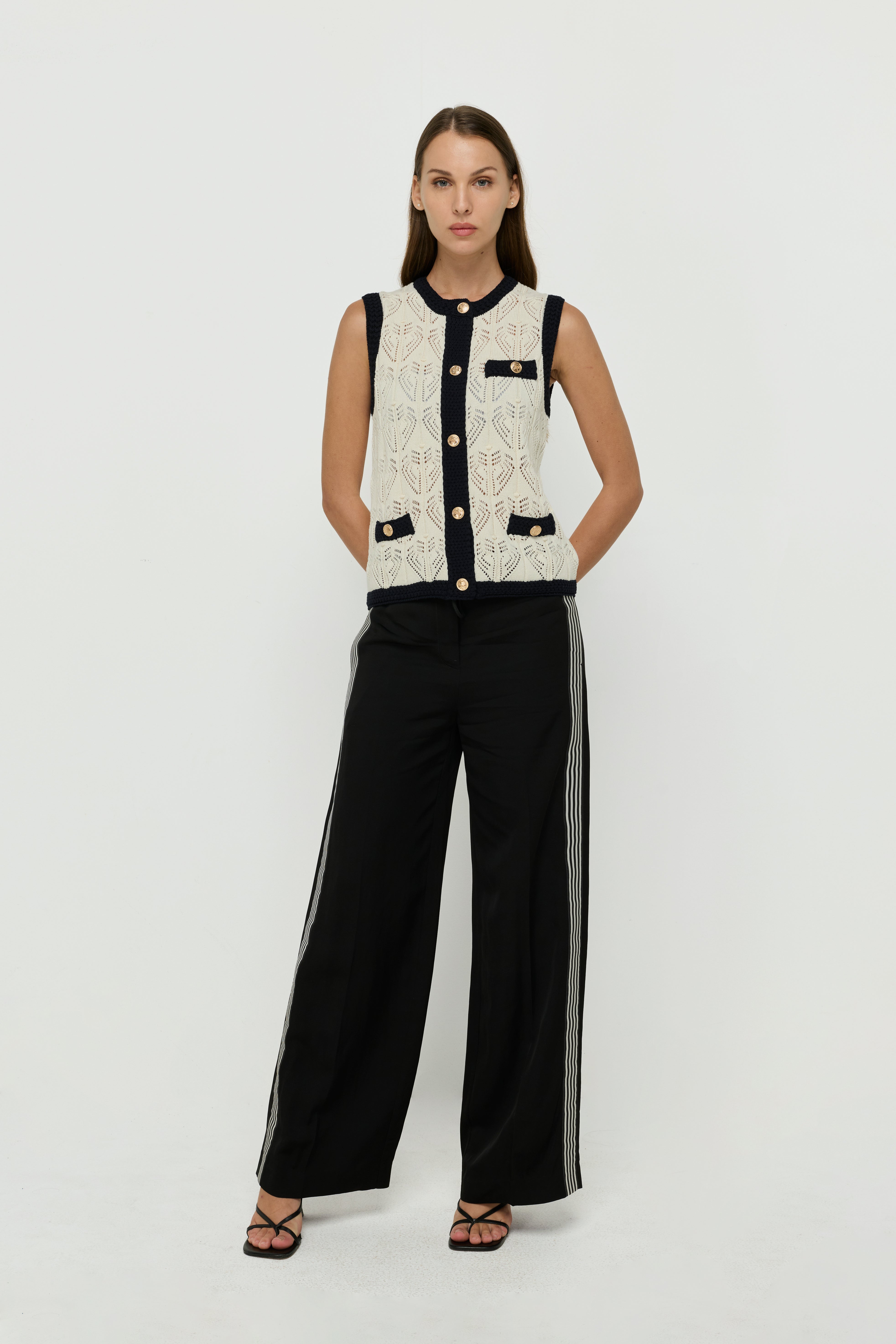 CONTRAST TRIM CROCHET KNIT VEST TOP
