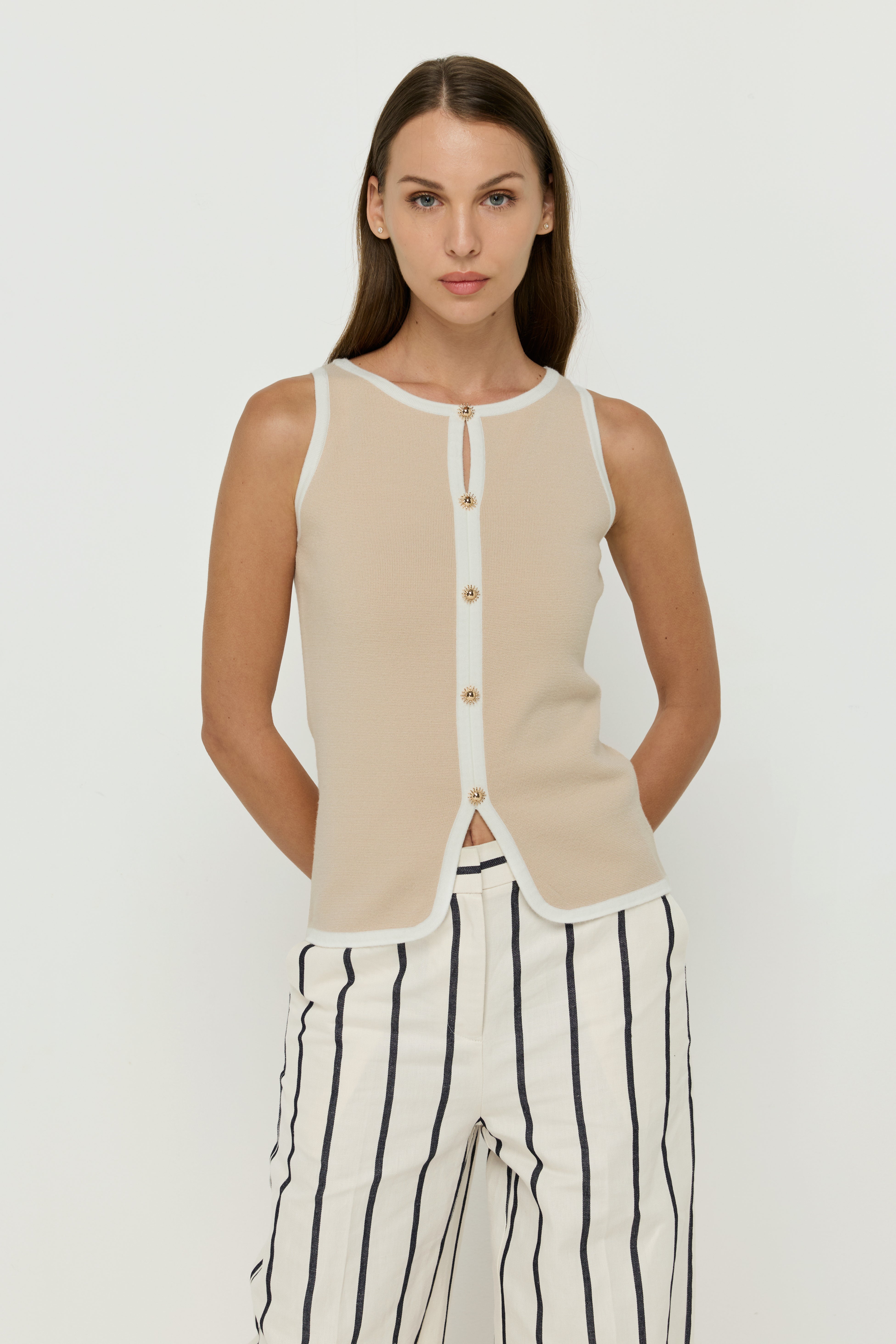 FRONT BUTTON SLEEVELESS TOP