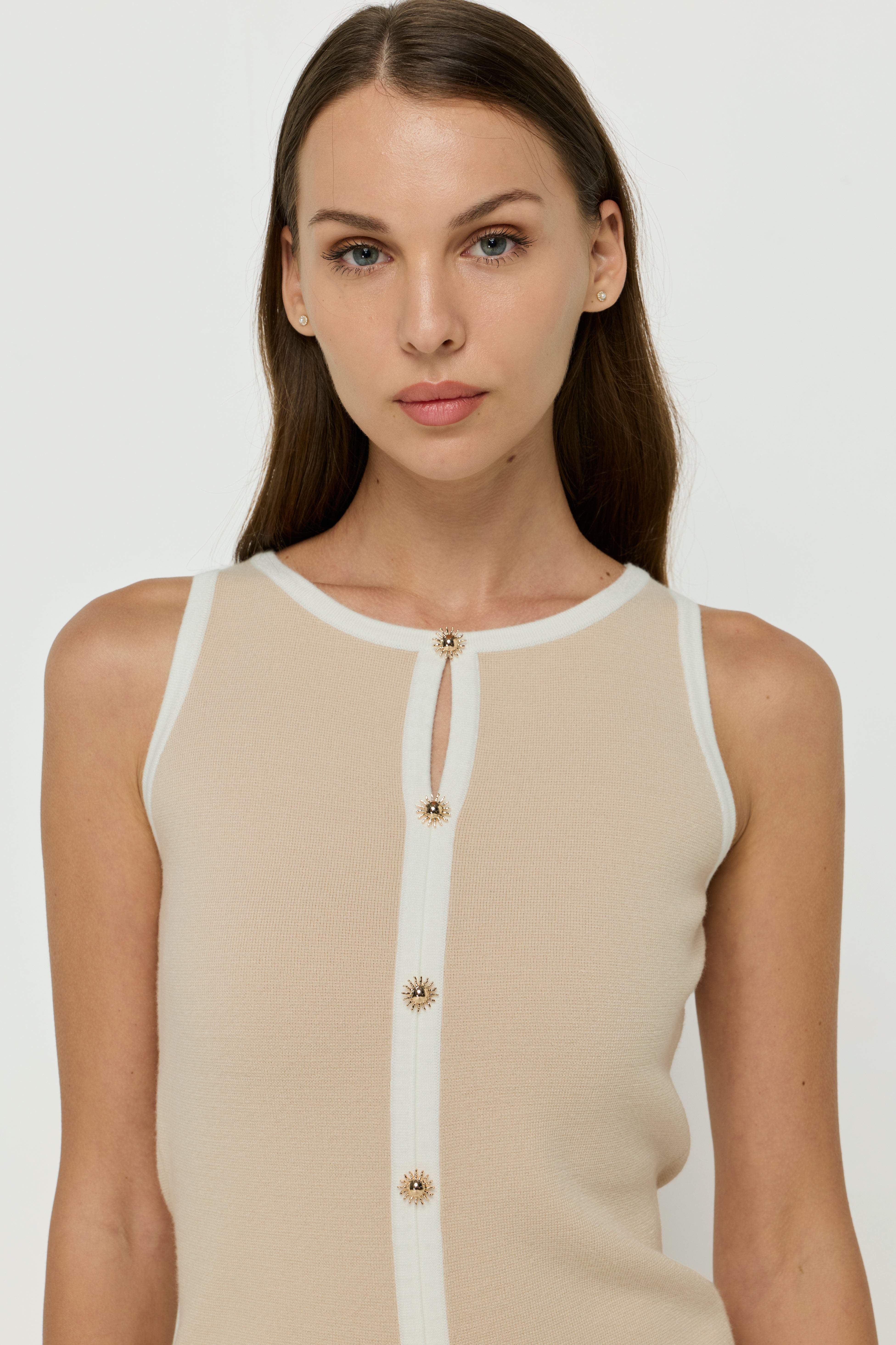 FRONT BUTTON SLEEVELESS TOP
