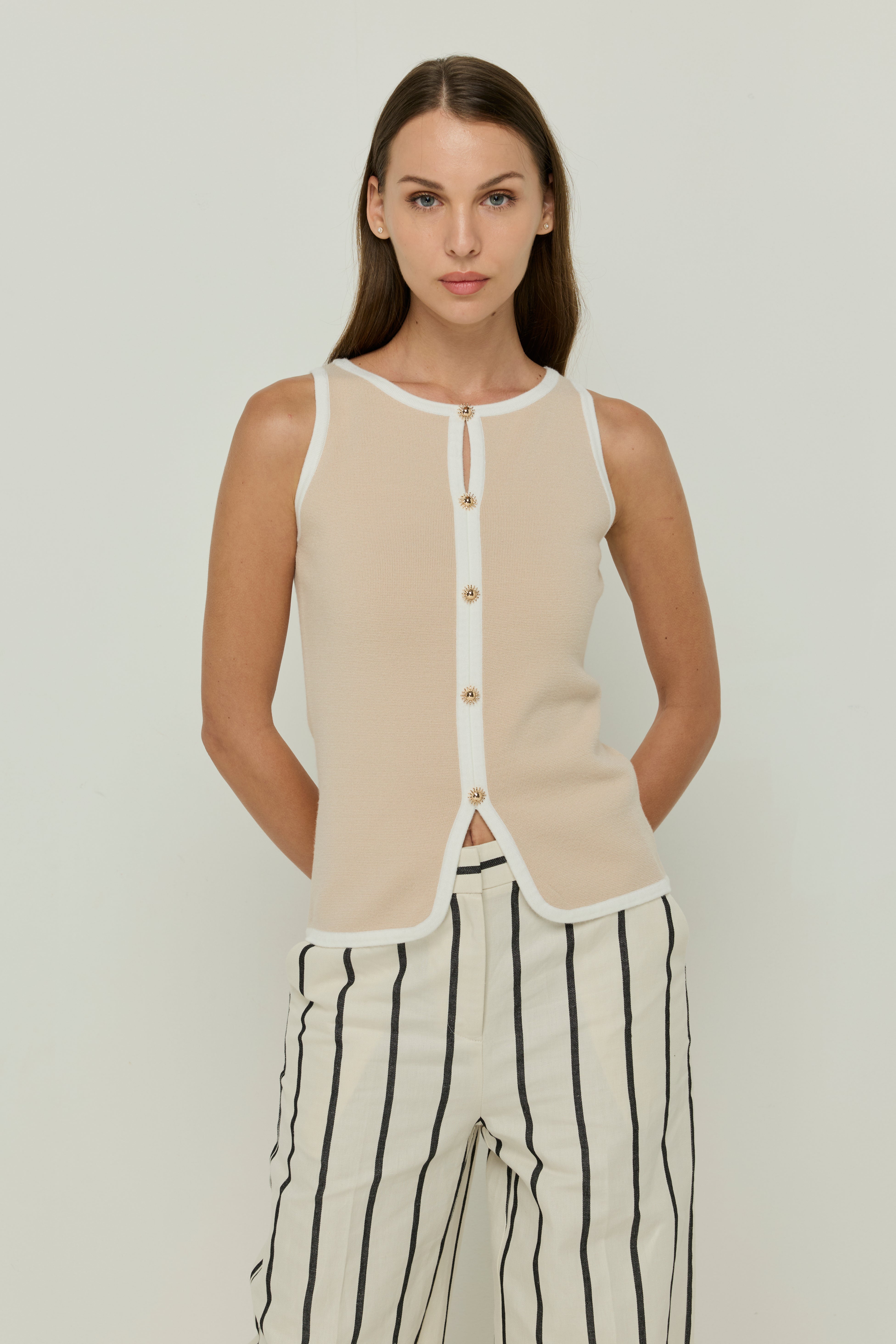 FRONT BUTTON SLEEVELESS TOPS