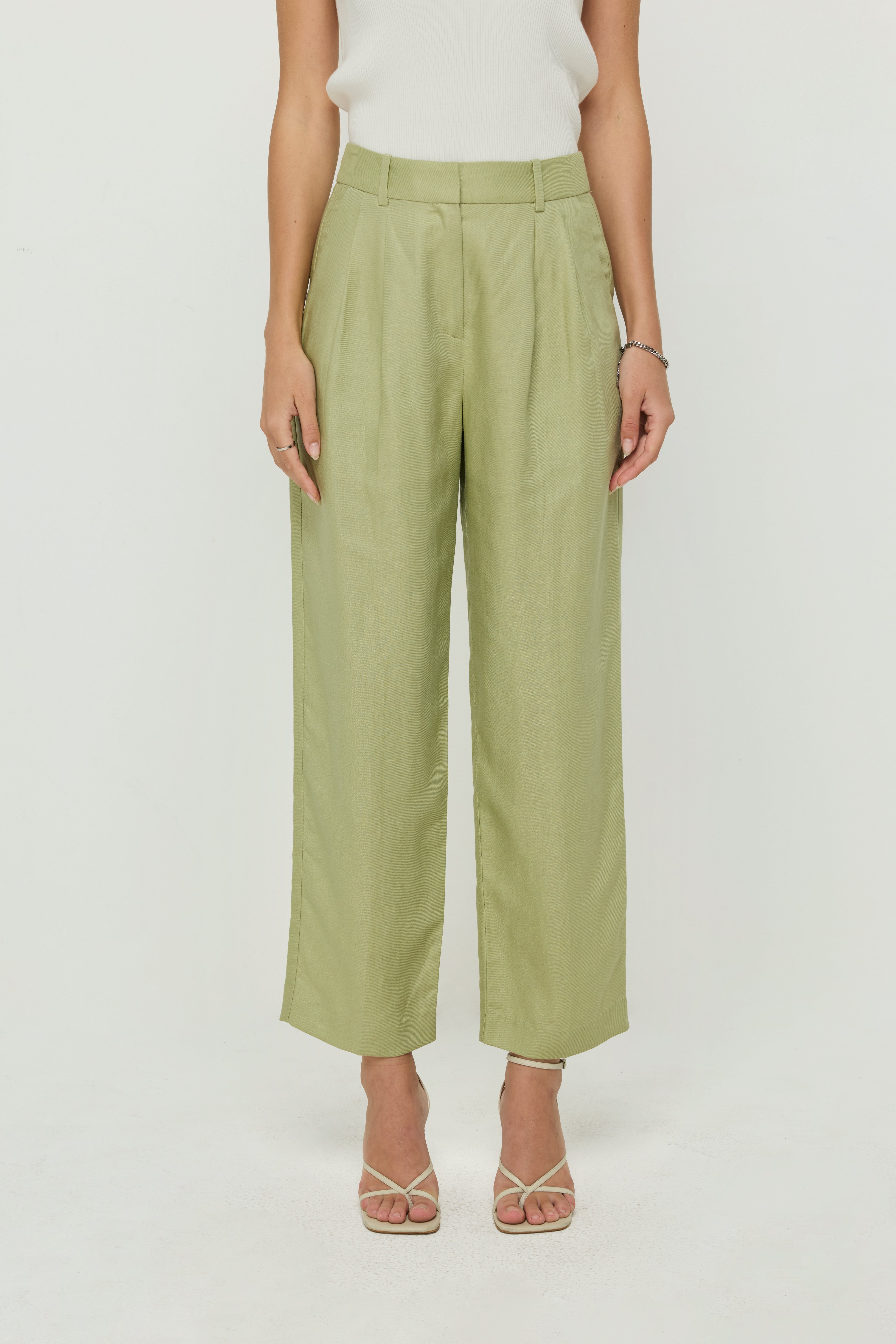 TAILORED PLEATED STRAIGHT-LEG TROUSERS