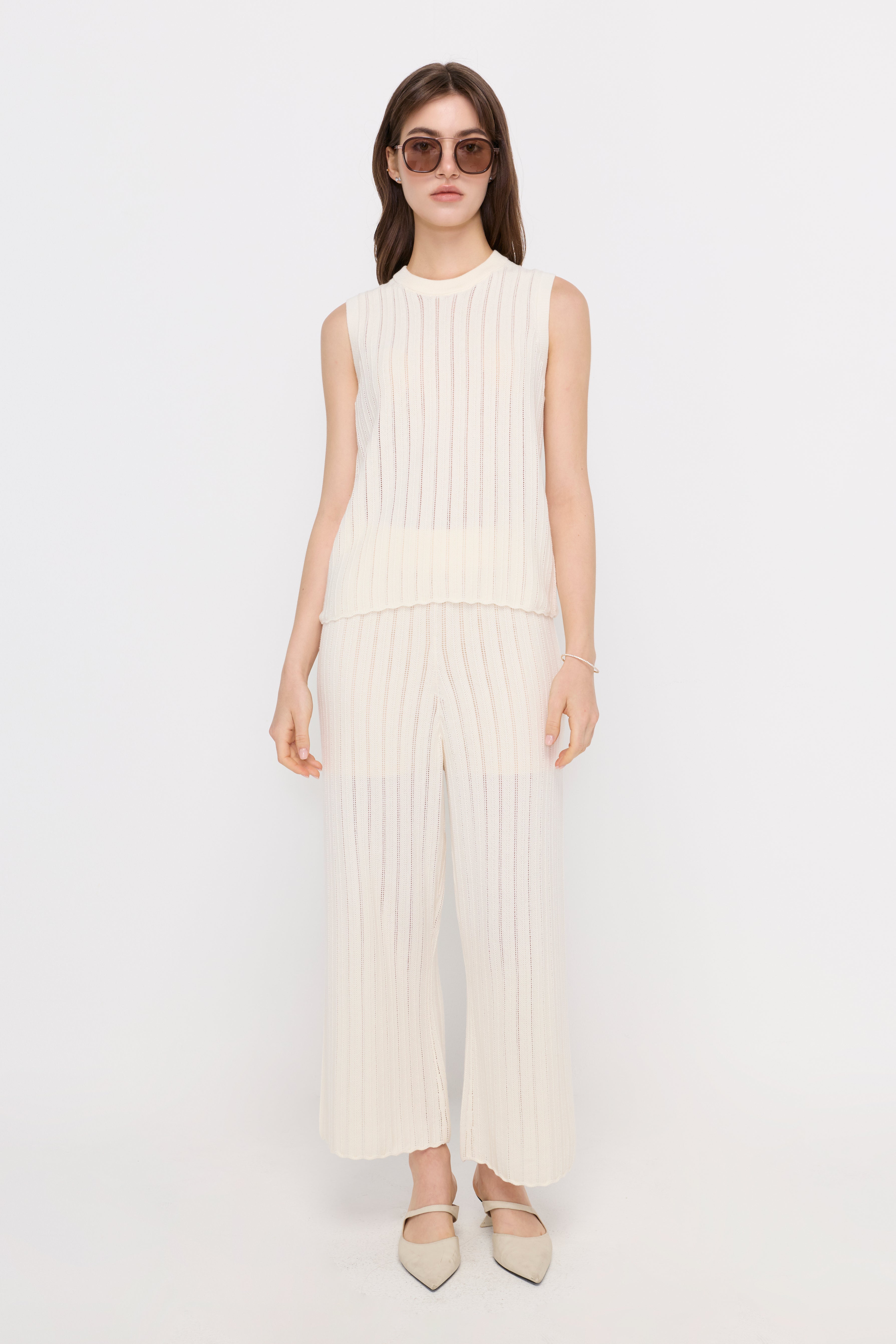 RIBBED KNIT SLEEVELESS TOP