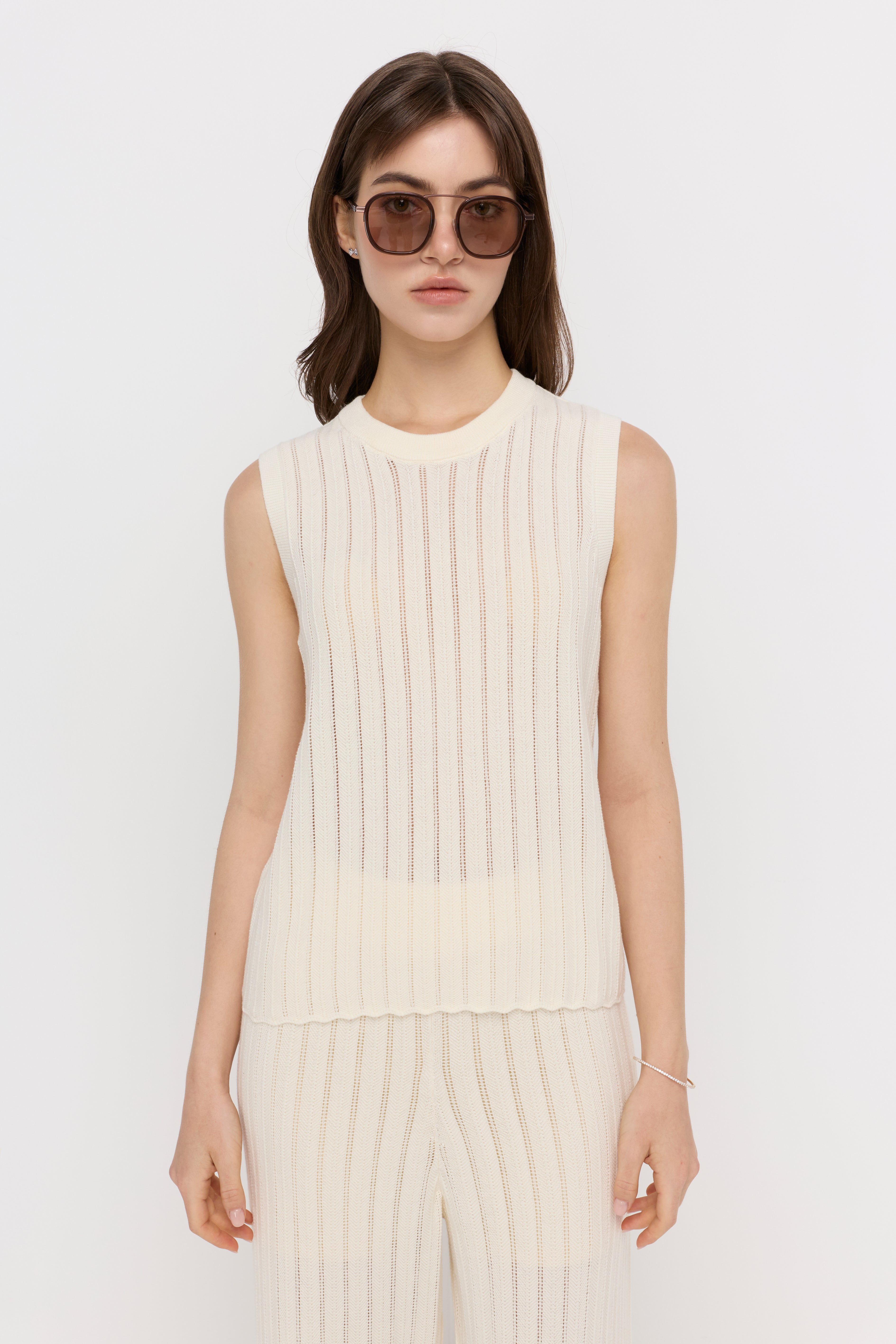 RIBBED KNIT SLEEVELESS TOP
