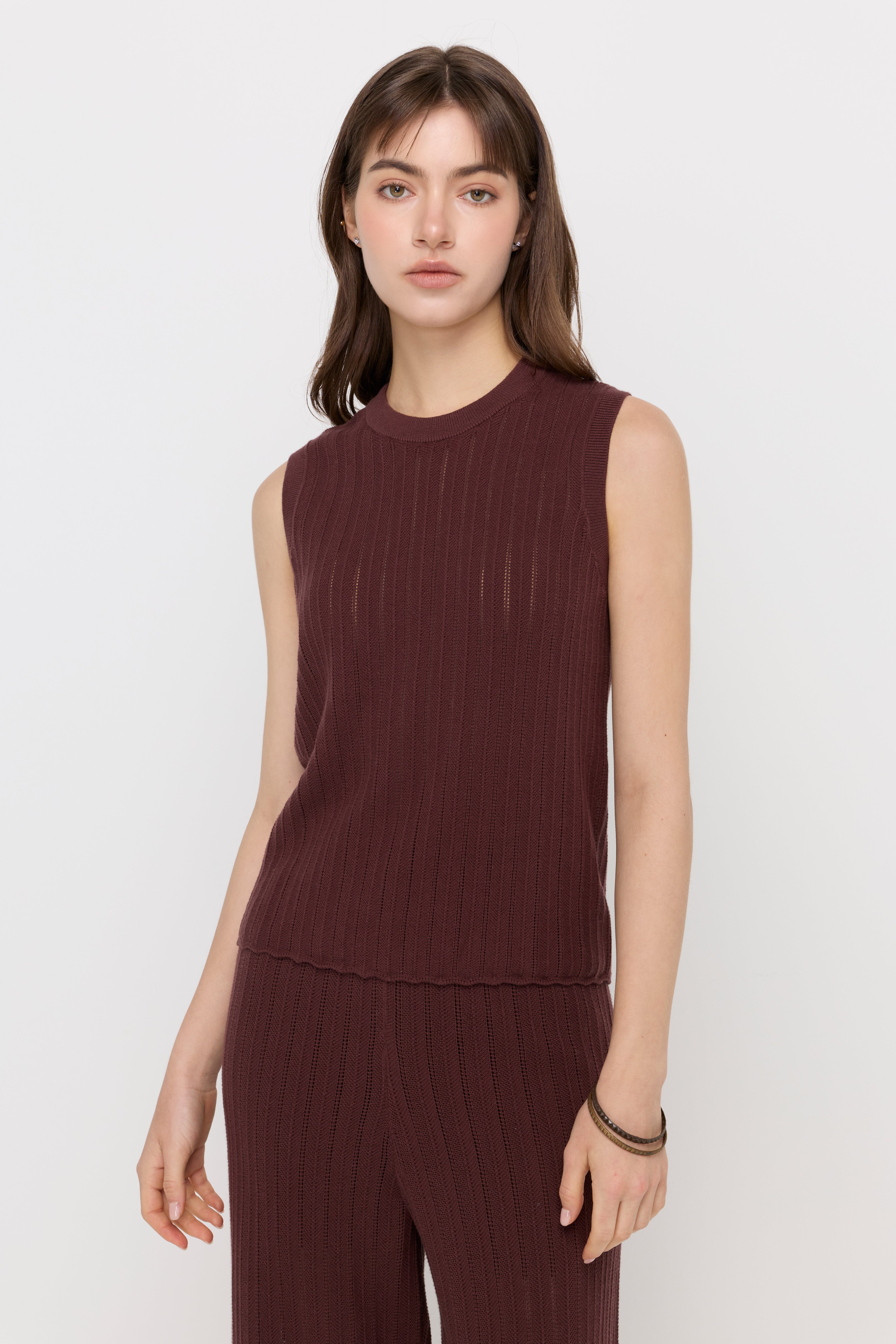 RIBBED KNIT SLEEVELESS TOP