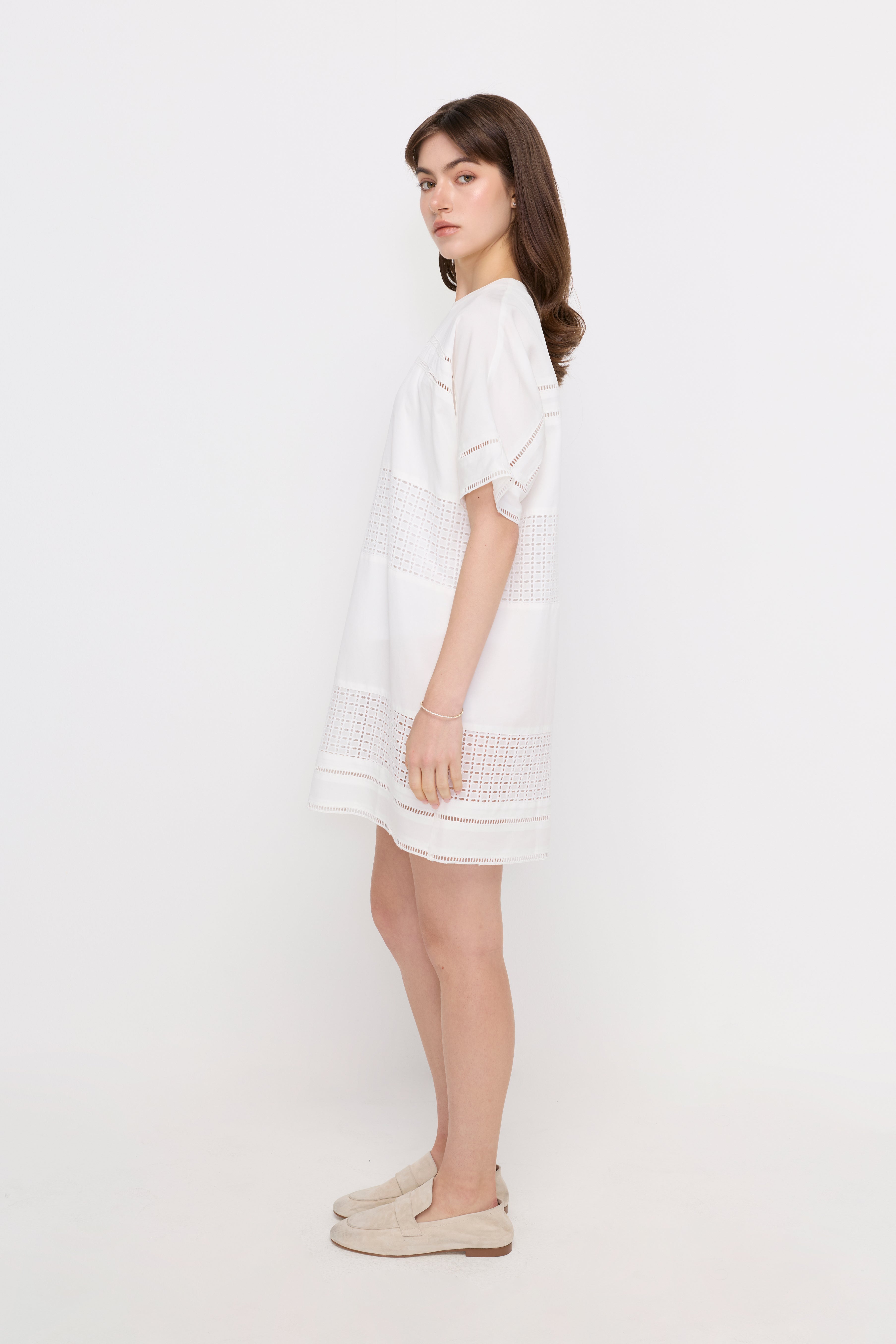 LACE PANEL SHIFT DRESS