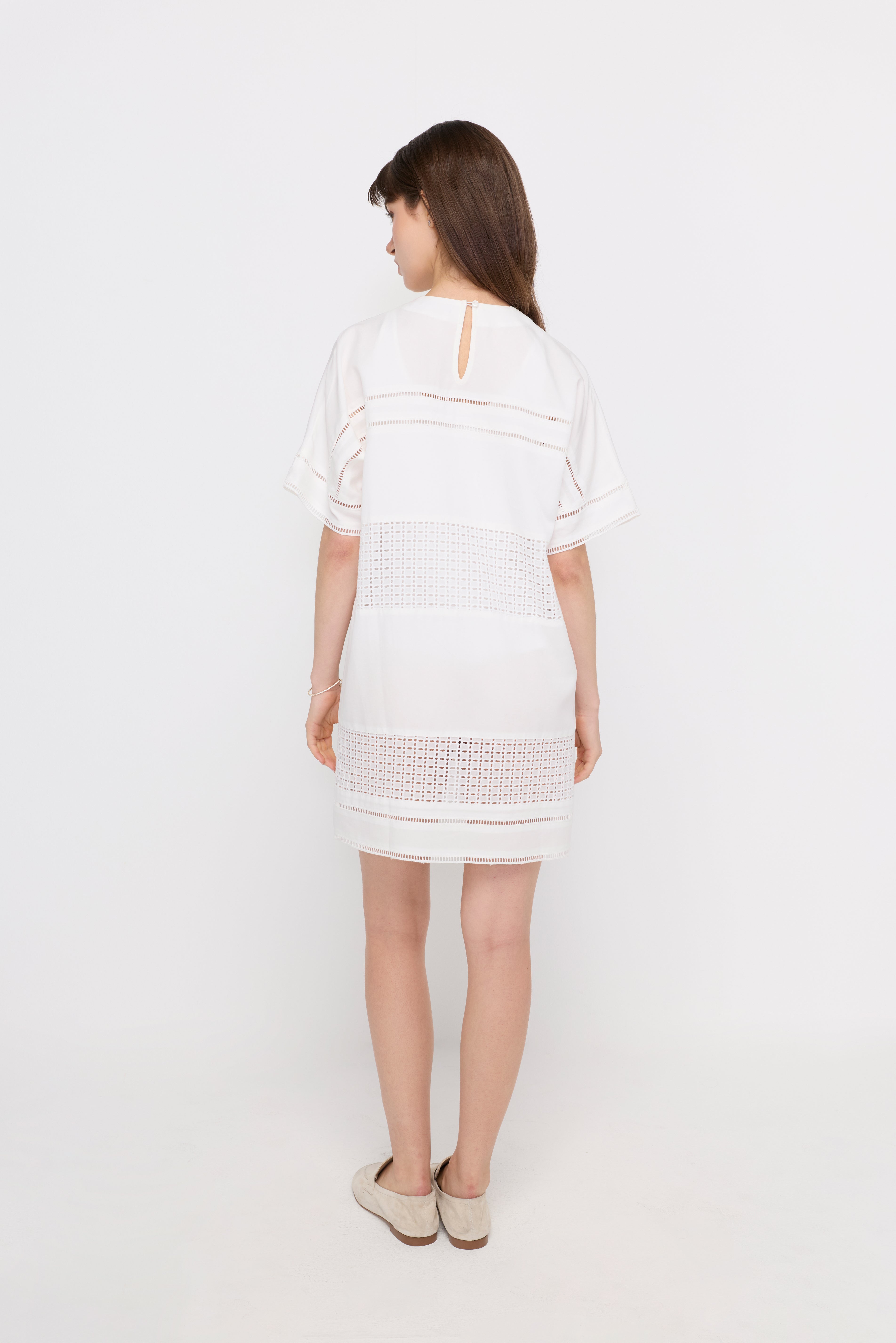 LACE PANEL SHIFT DRESS